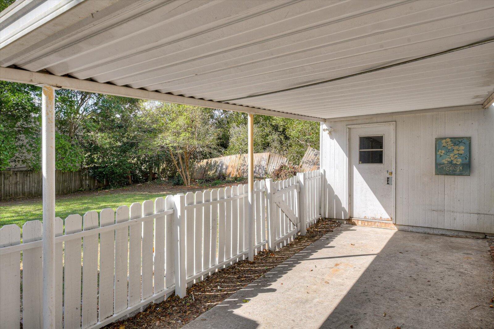 1743 1/2 Kissingbower Road