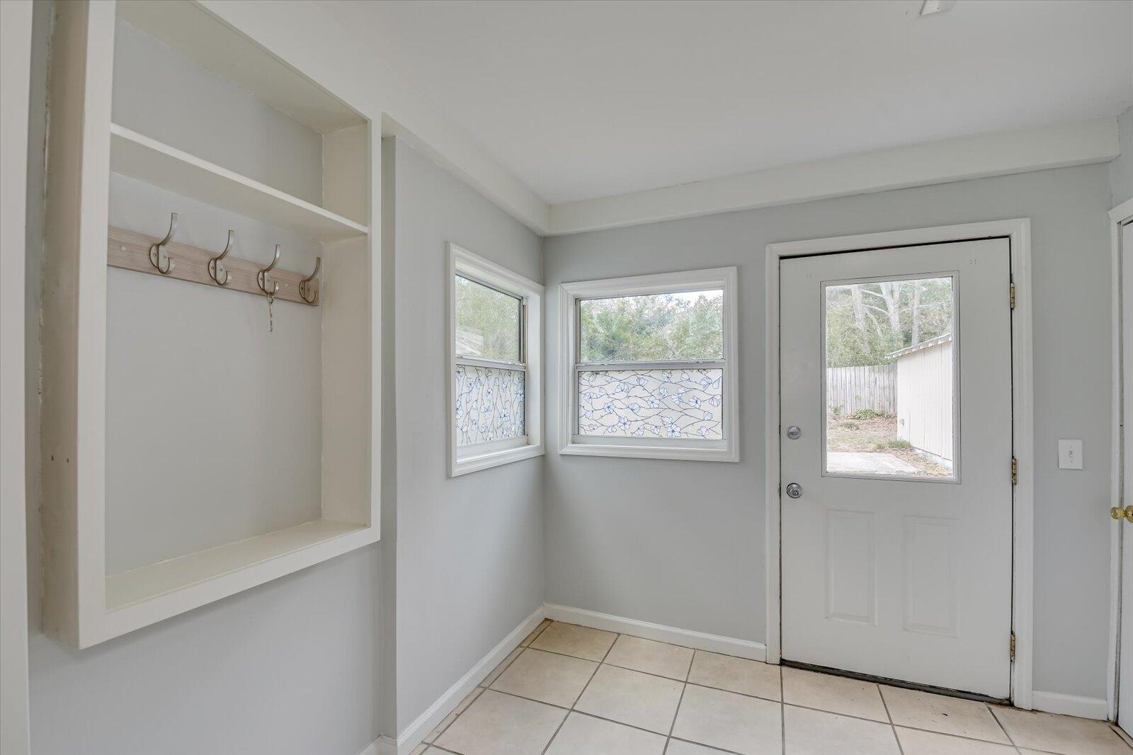 1743 1/2 Kissingbower Road