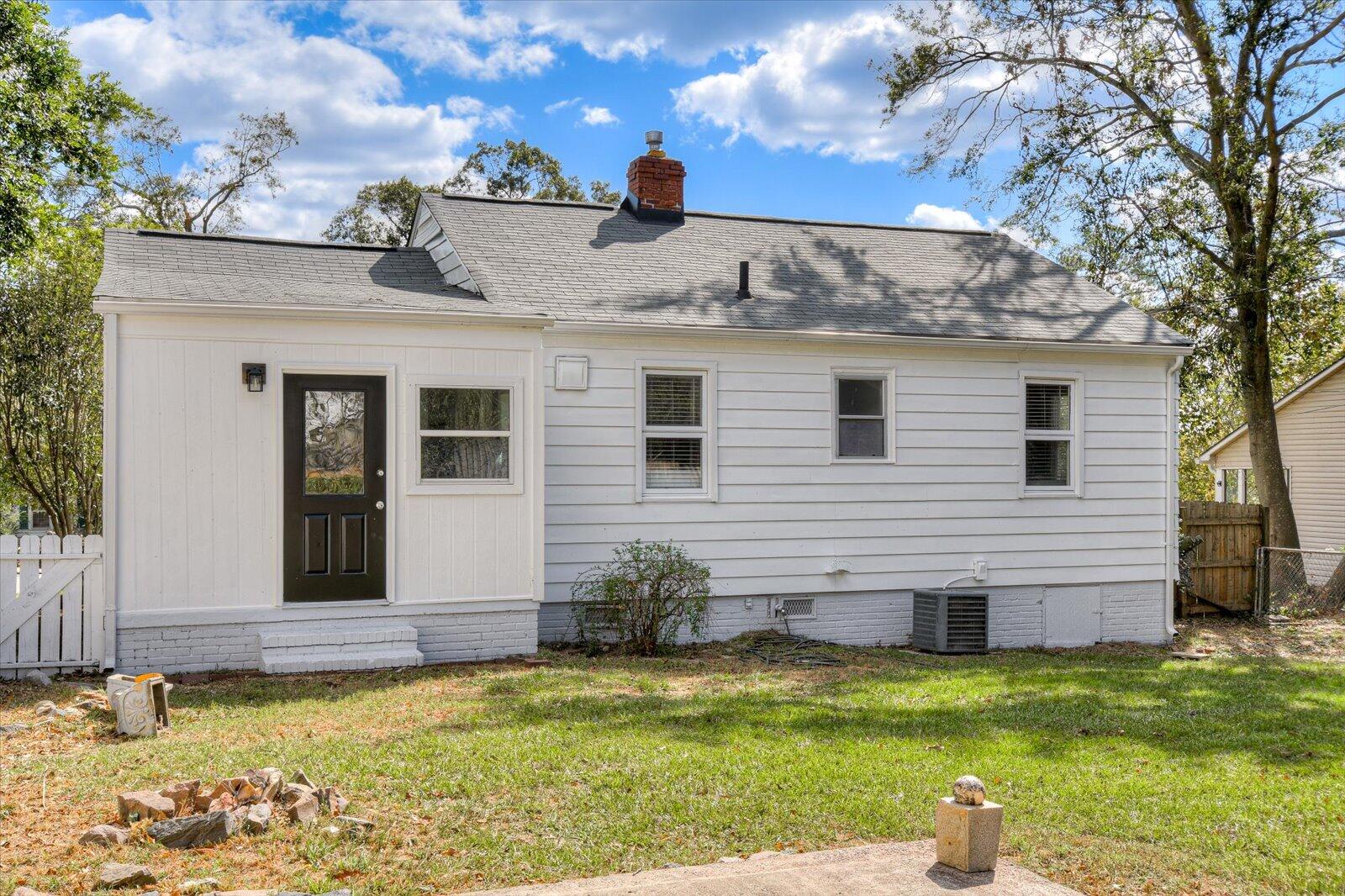 1743 1/2 Kissingbower Road