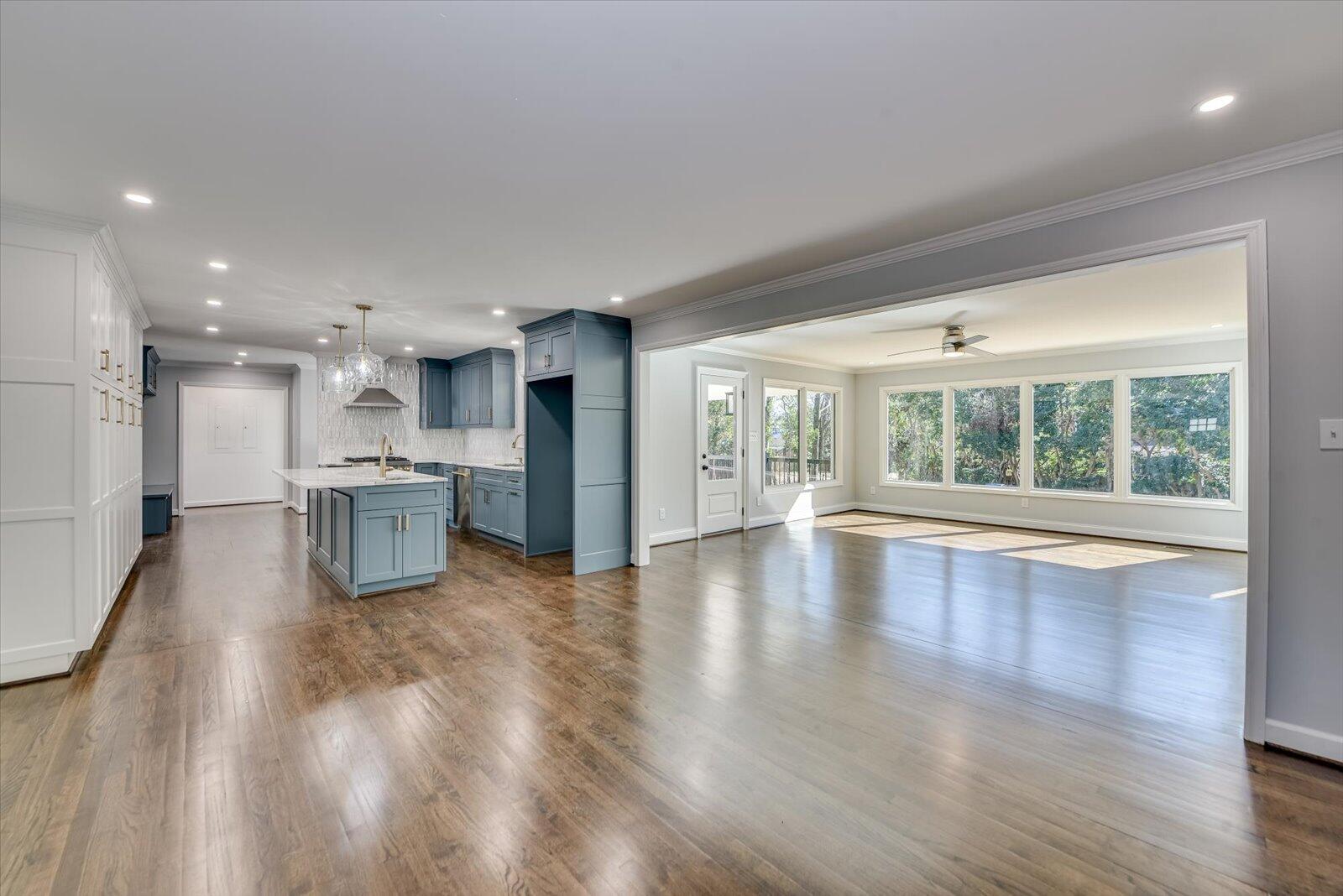 707 Ravenel Road