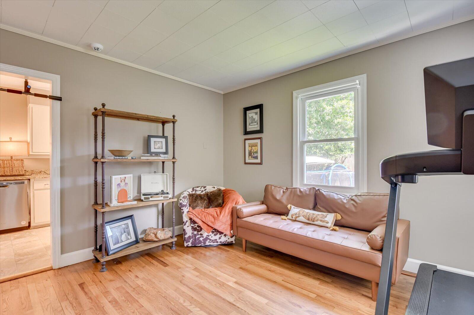 1313 Buena Vista Road