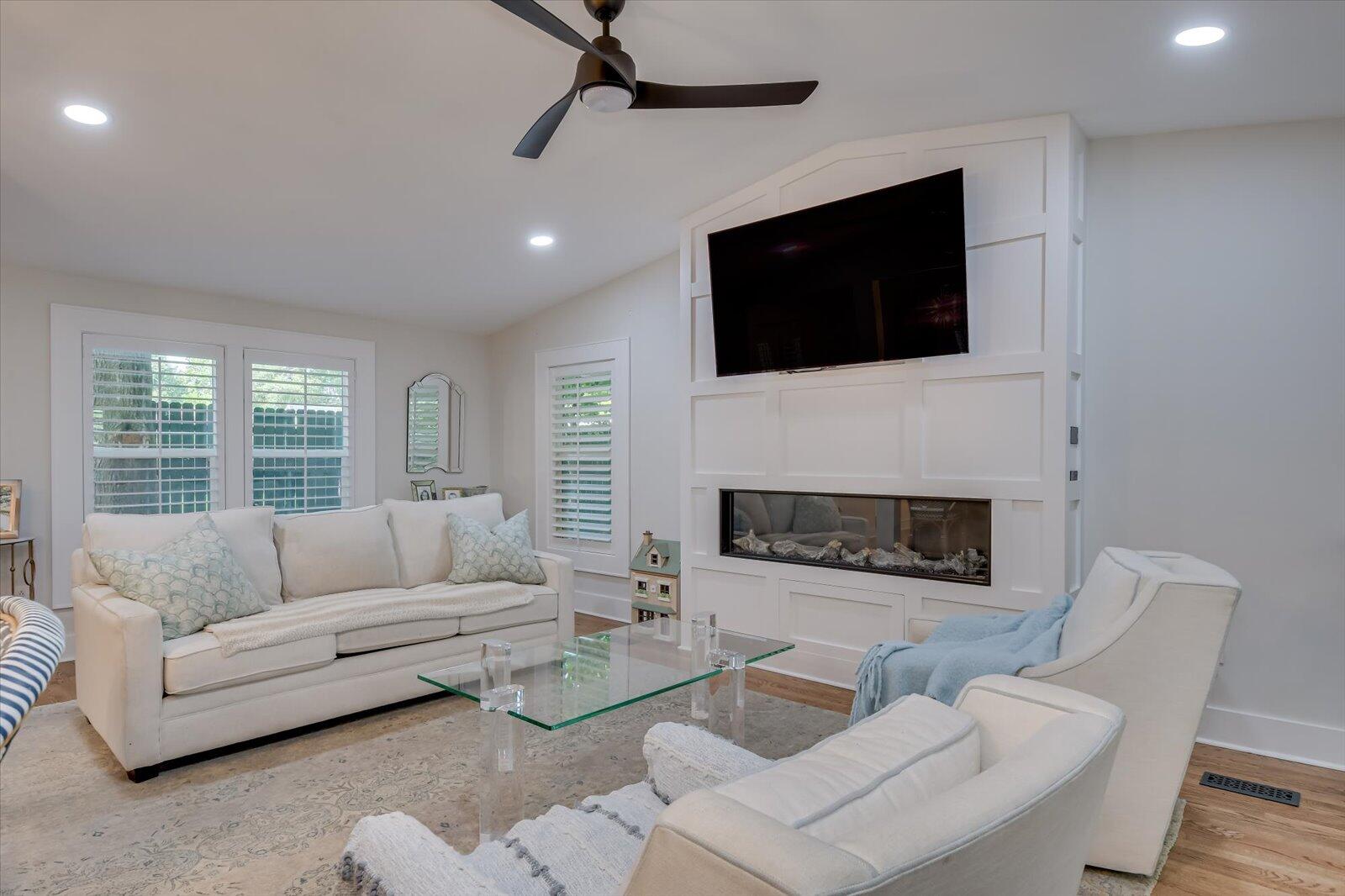 1313 Buena Vista Road