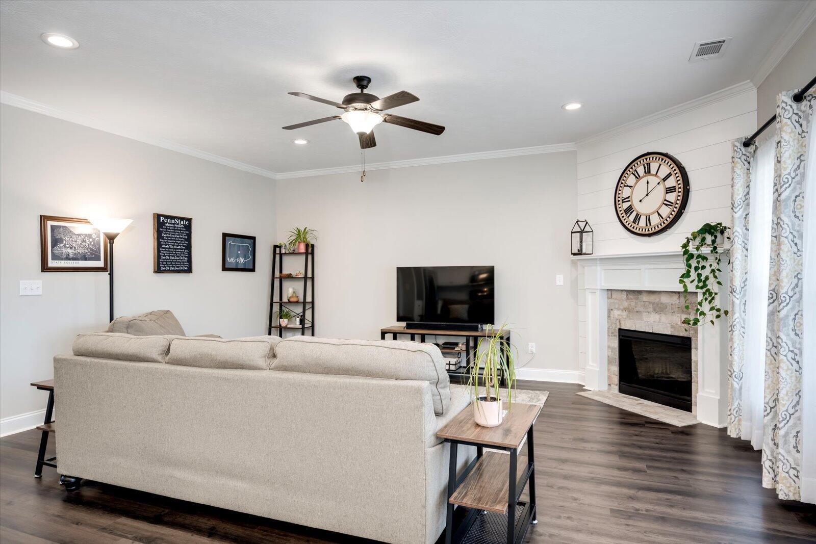 3290 Greymoor Circle