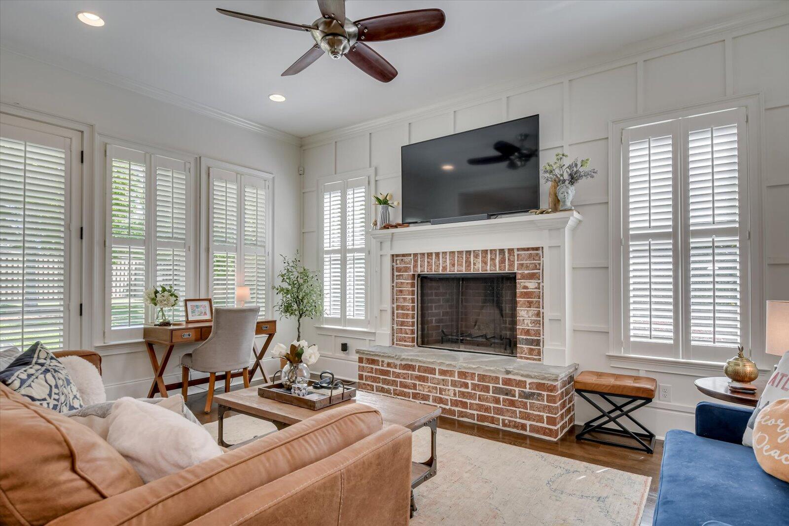 1045 Peninsula Crossing