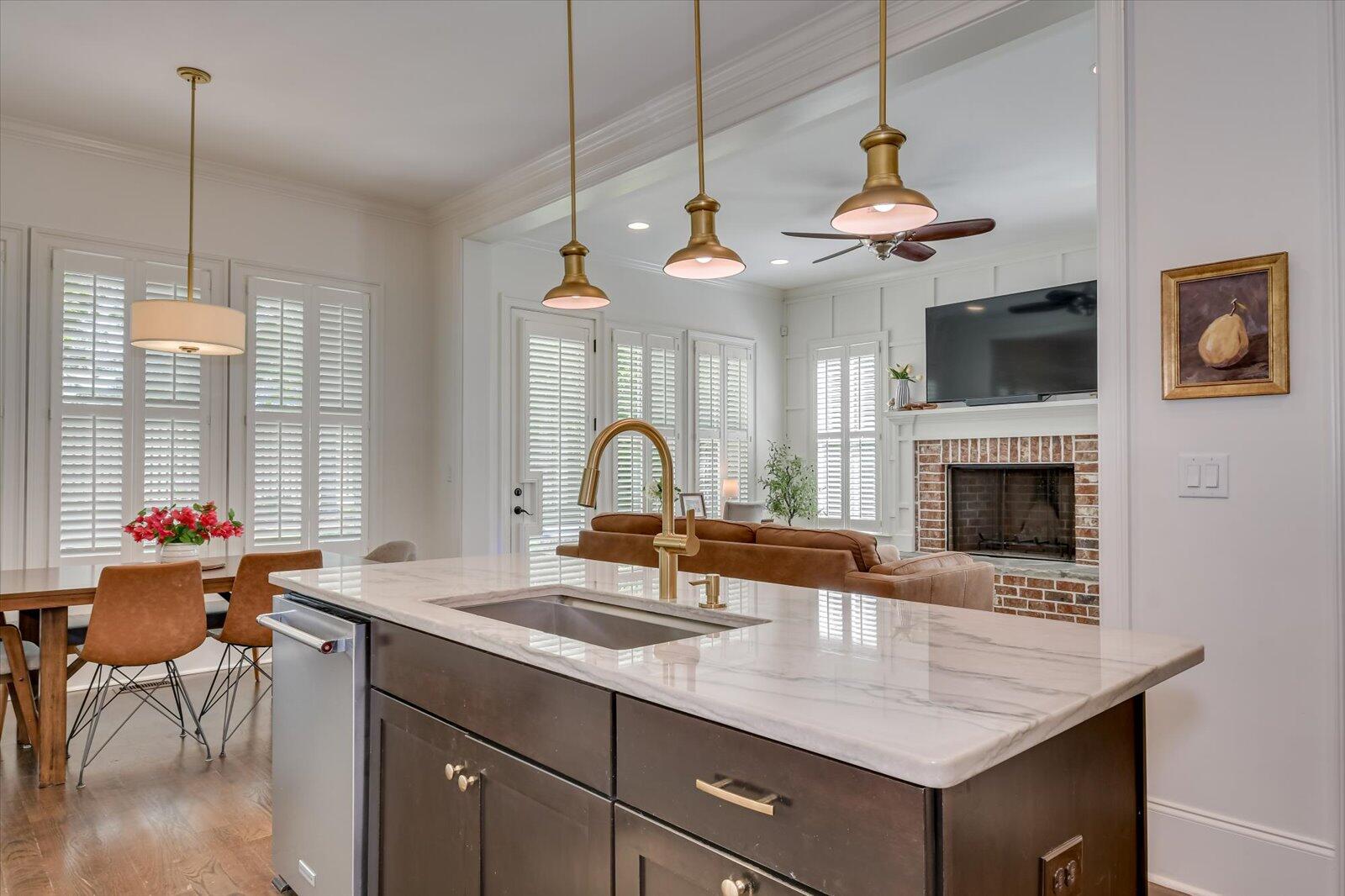 1045 Peninsula Crossing