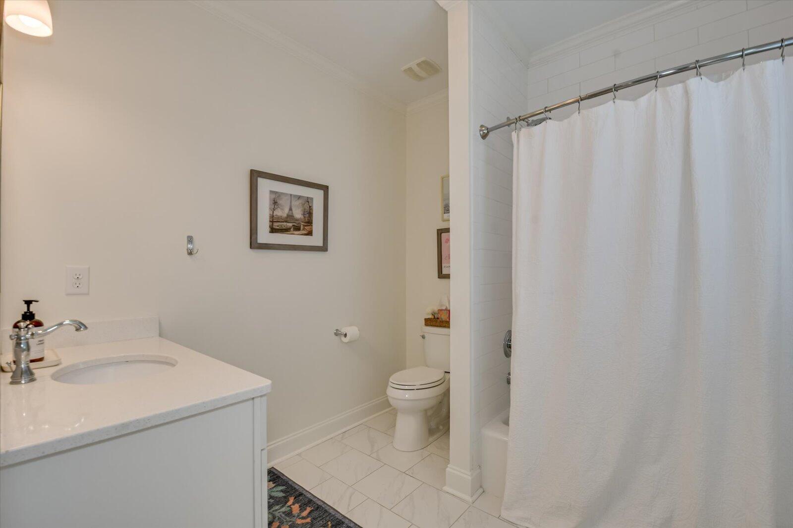 1045 Peninsula Crossing