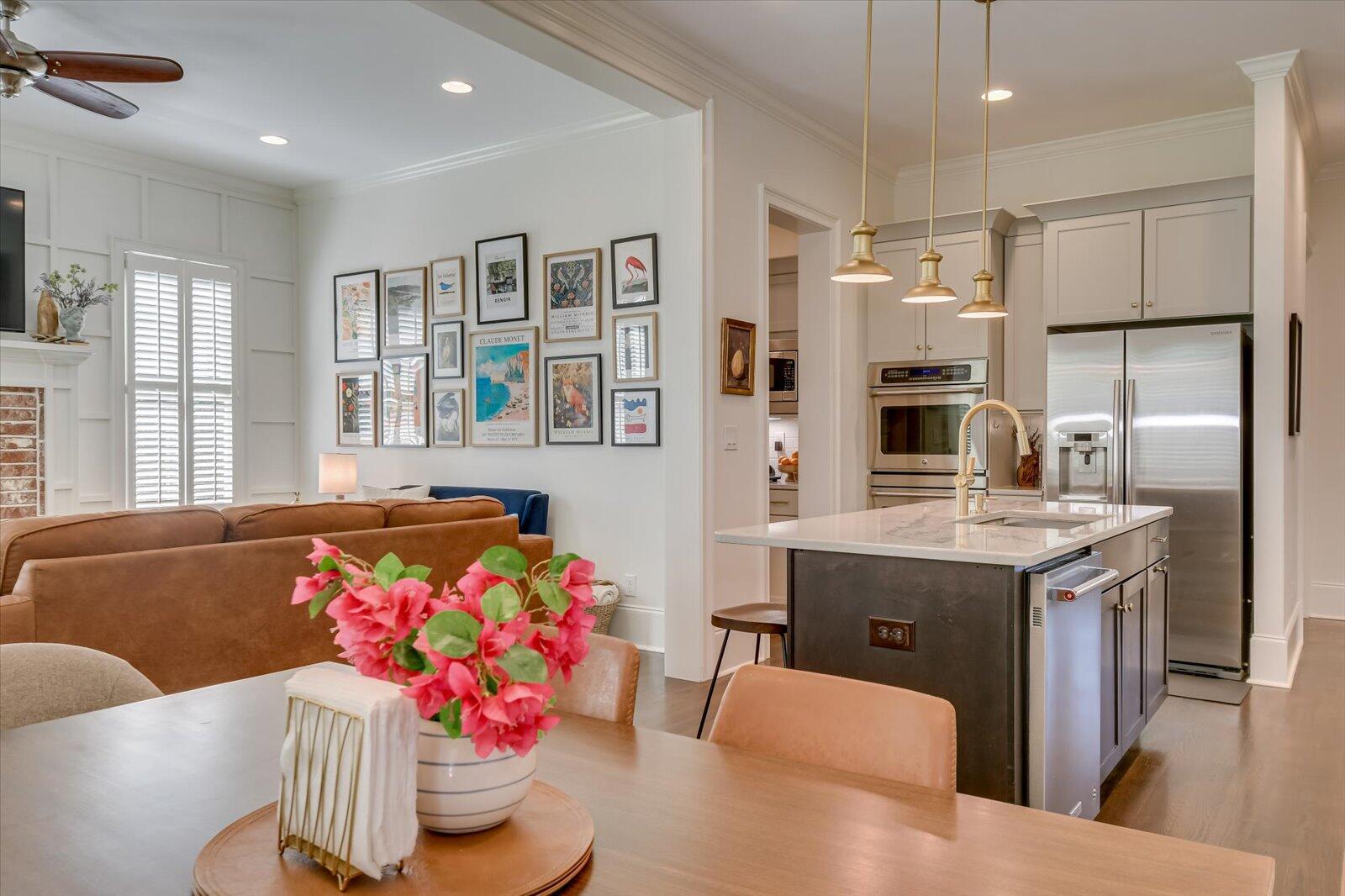 1045 Peninsula Crossing