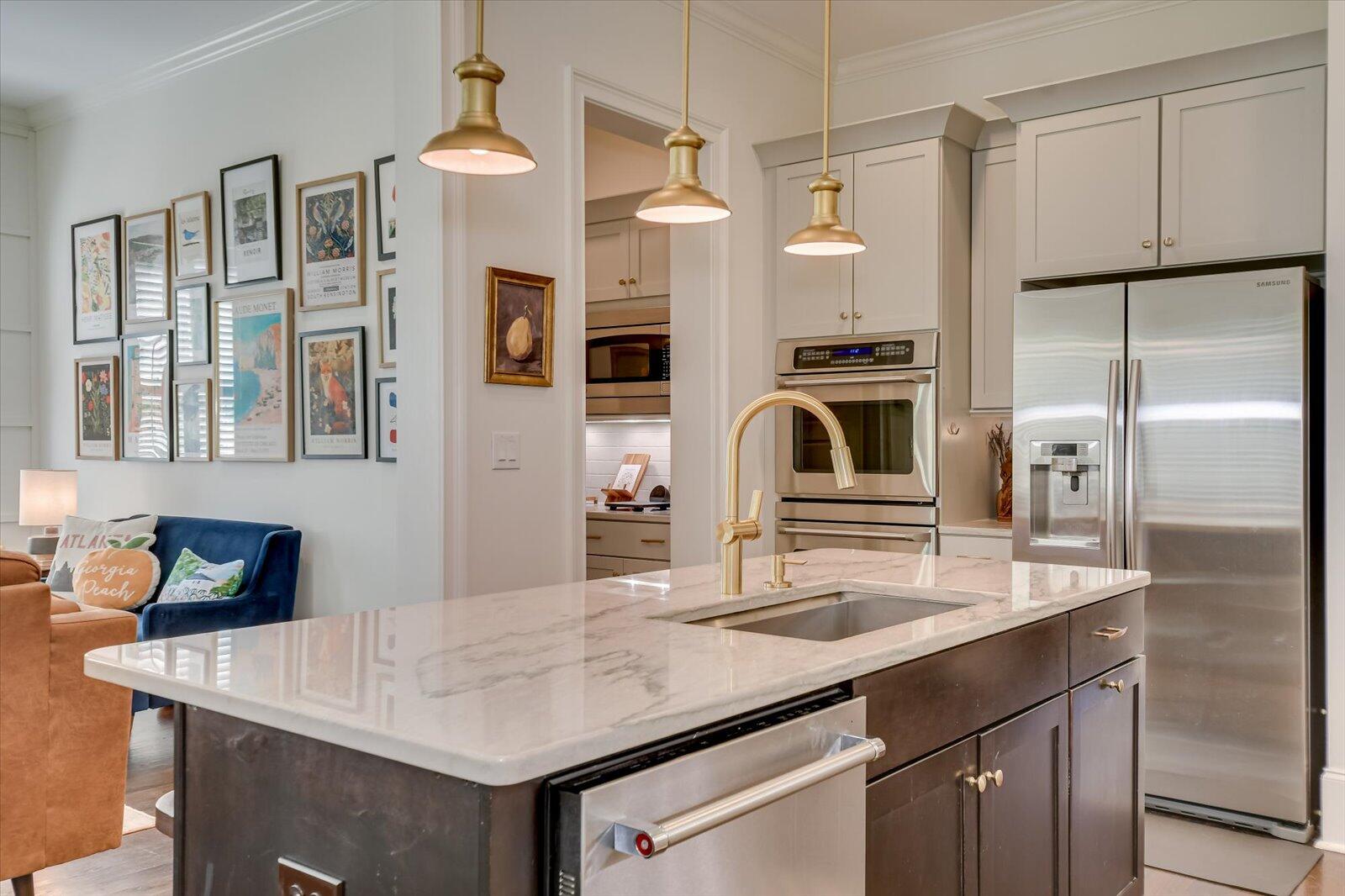1045 Peninsula Crossing