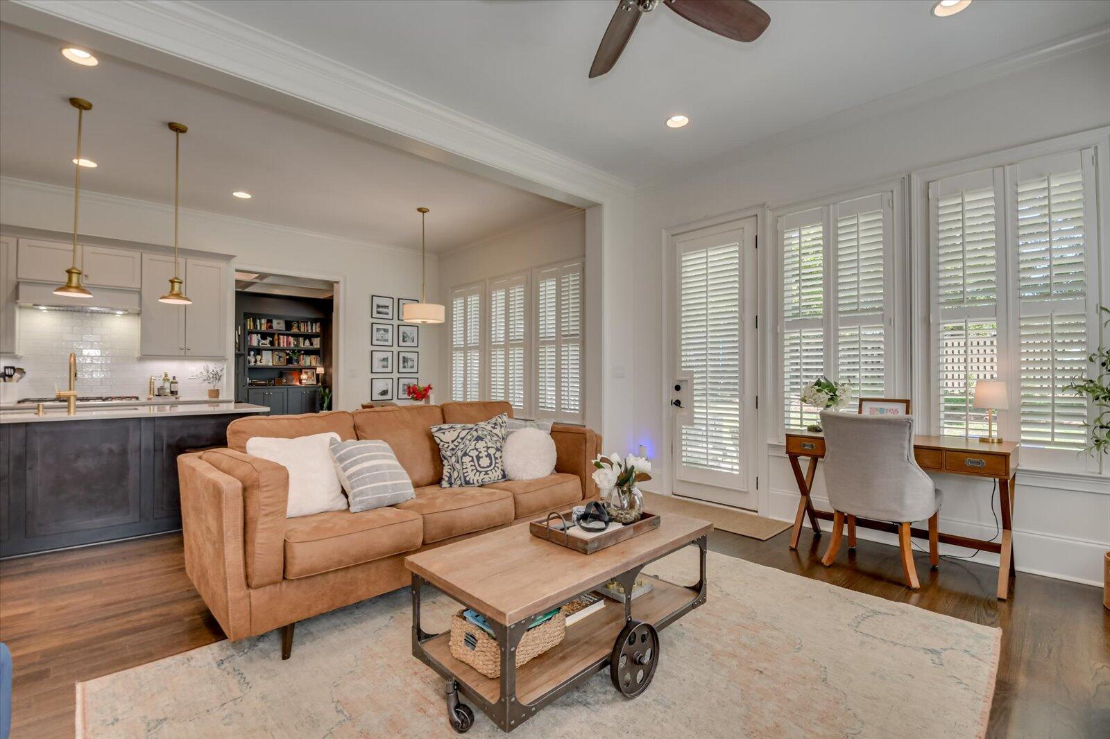 1045 Peninsula Crossing