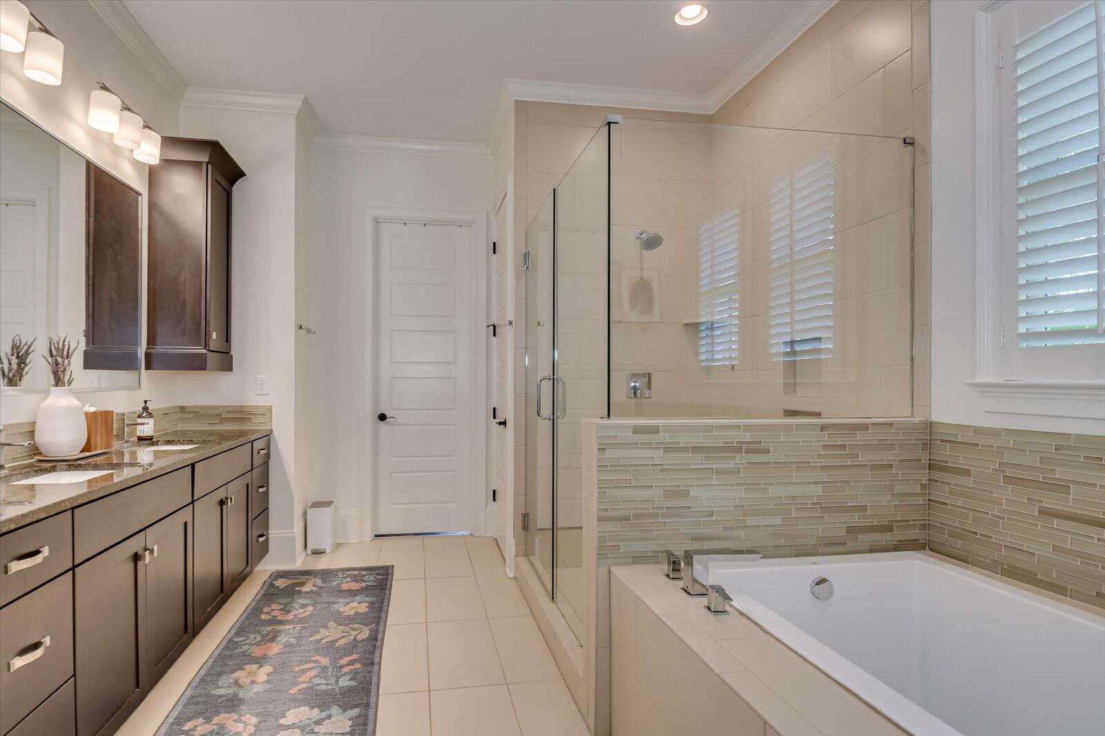 1045 Peninsula Crossing