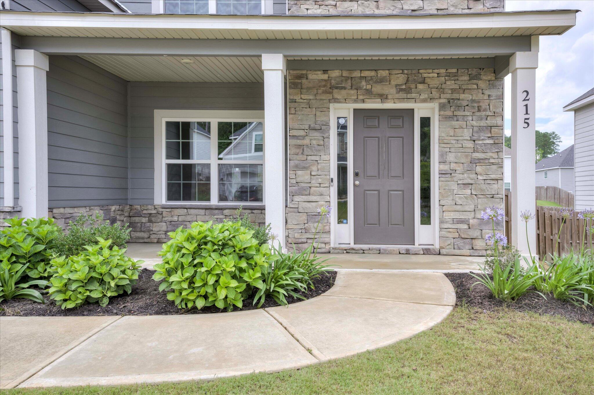 215 Palisades Ridge