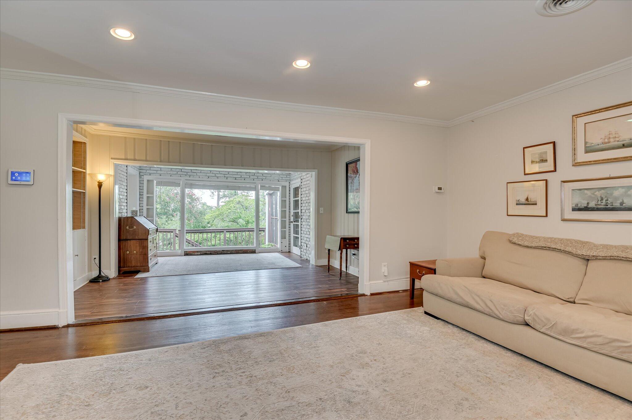 3043 Lake Forest Drive