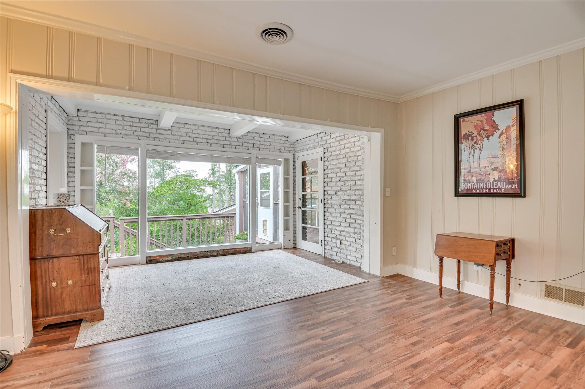 3043 Lake Forest Drive