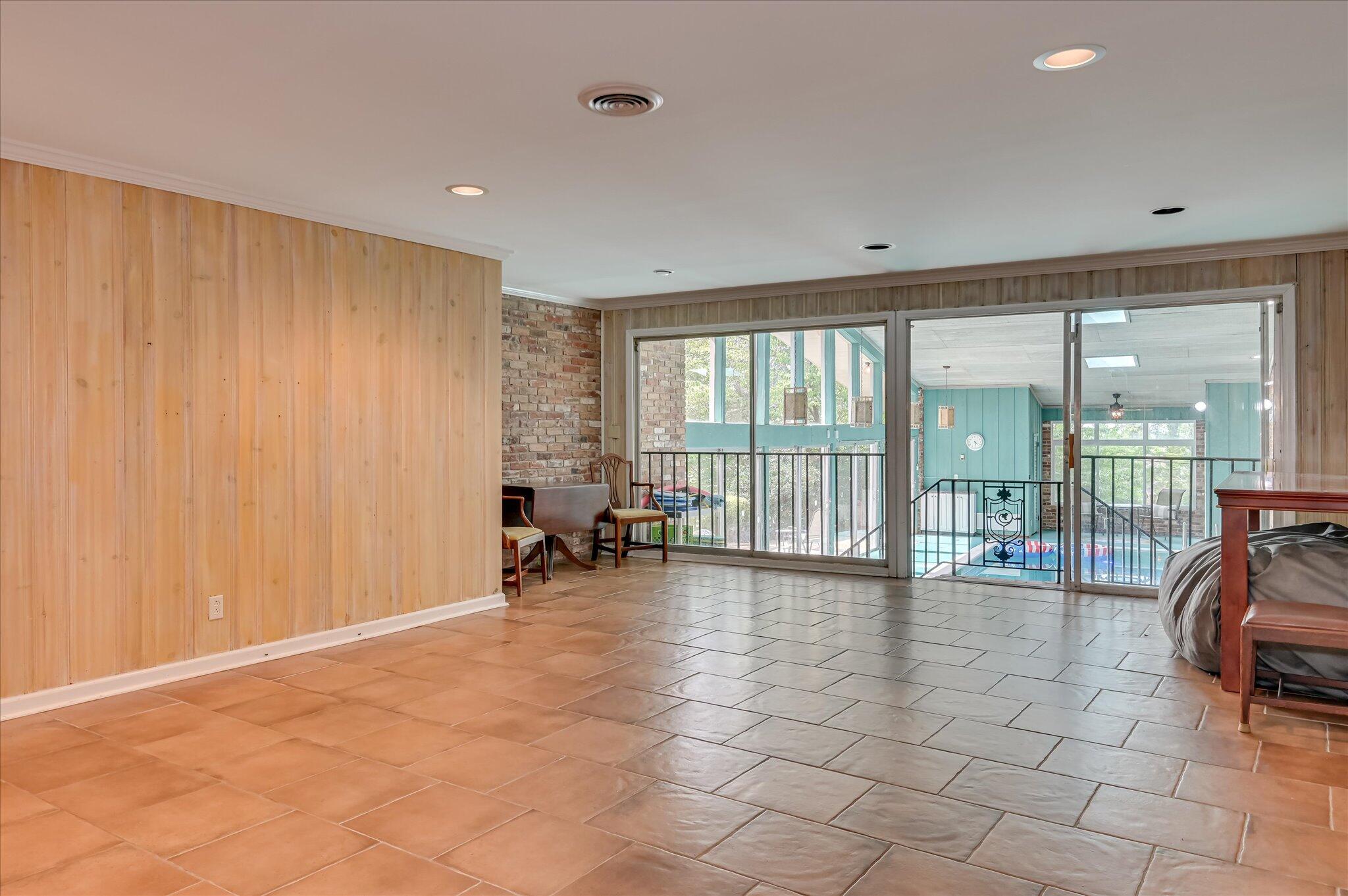 3043 Lake Forest Drive