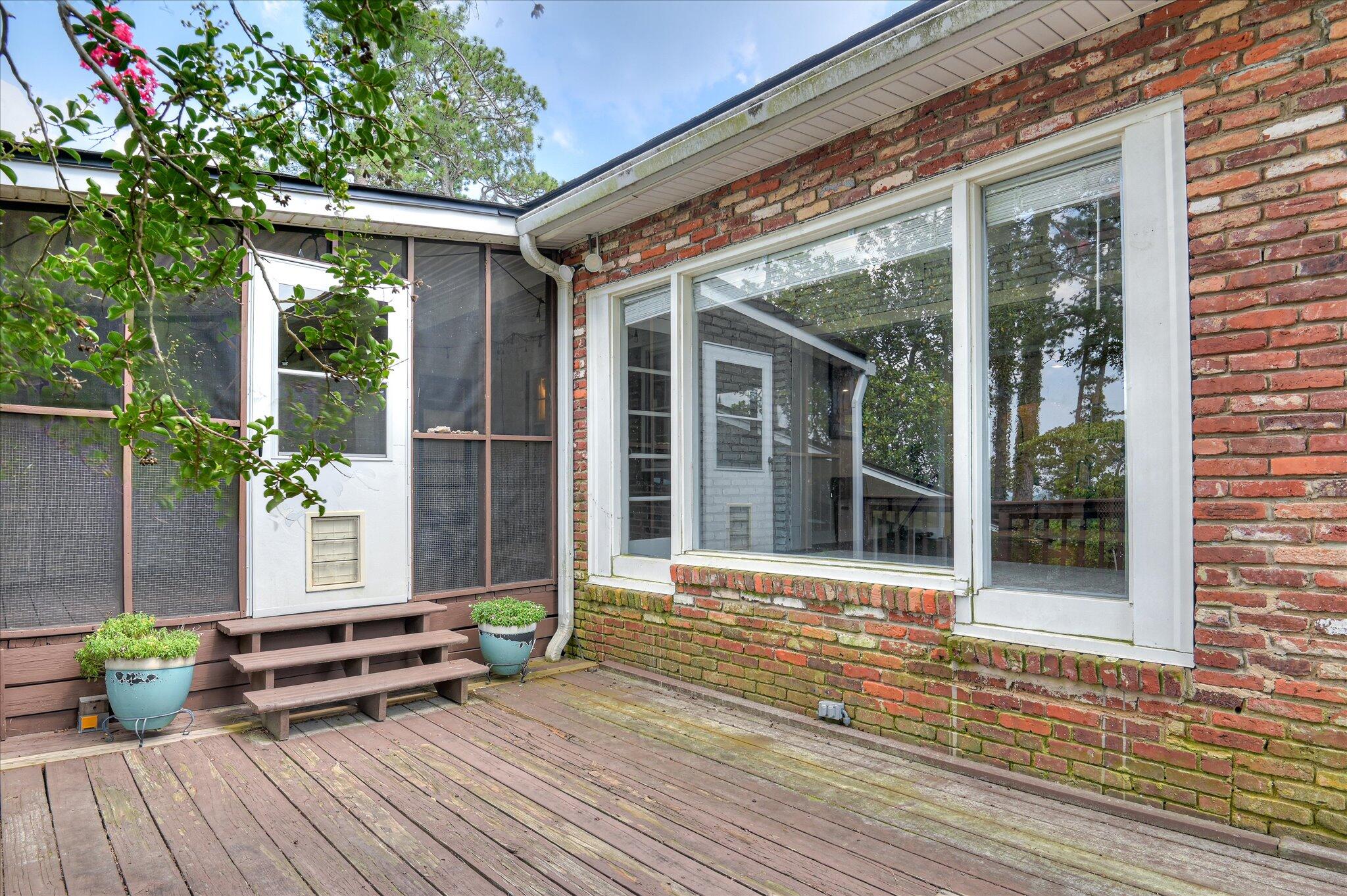 3043 Lake Forest Drive