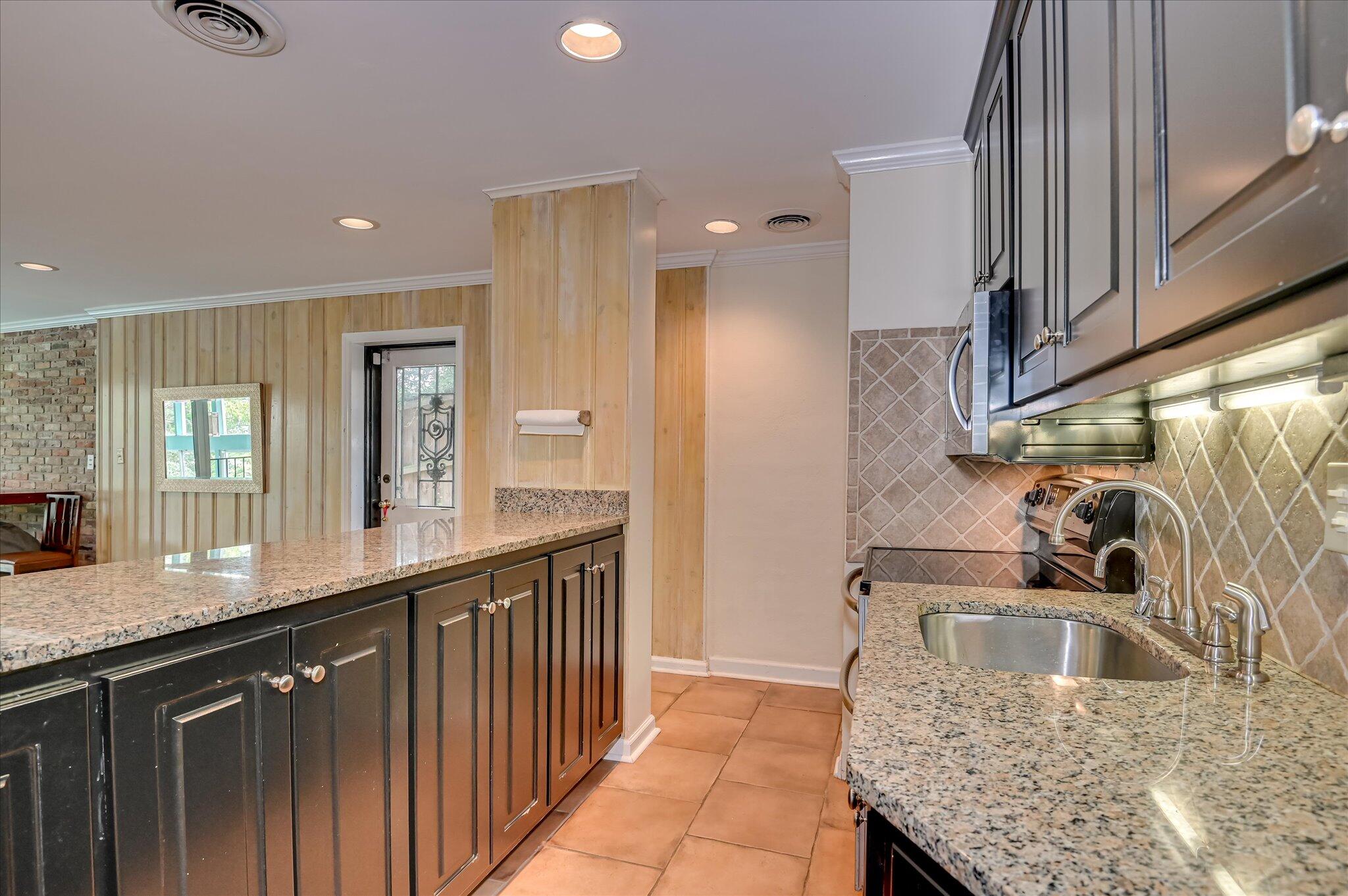 3043 Lake Forest Drive