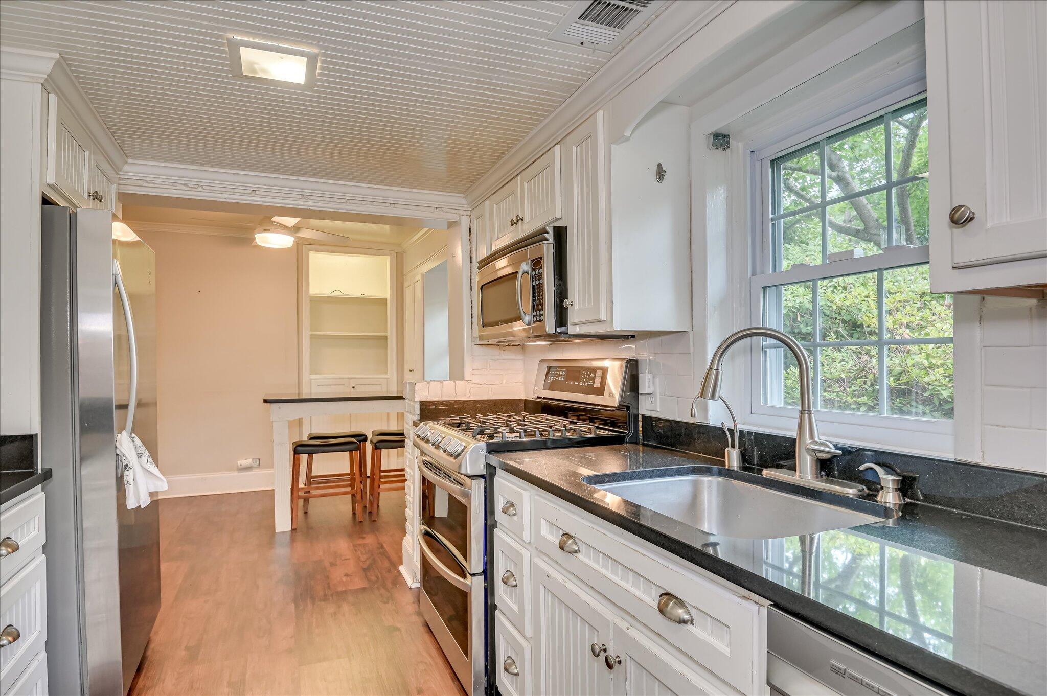 3043 Lake Forest Drive