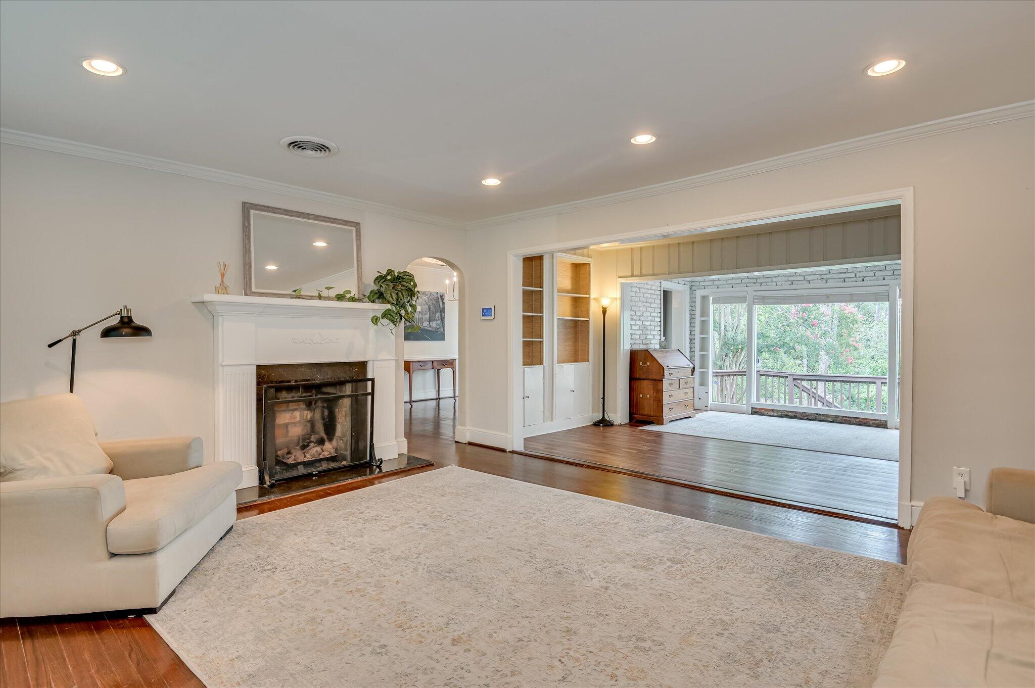 3043 Lake Forest Drive