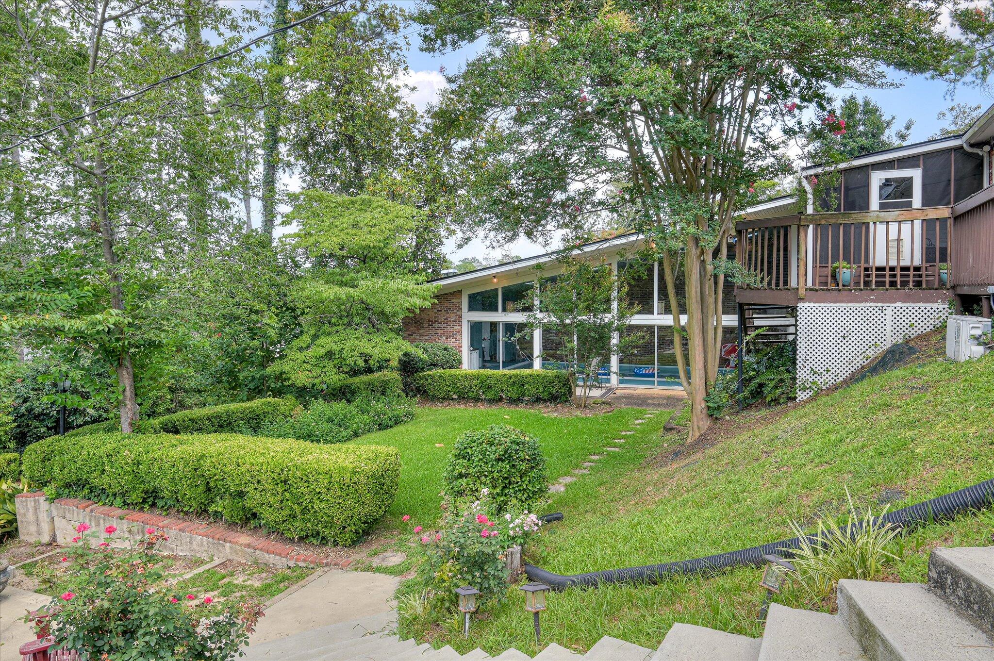 3043 Lake Forest Drive