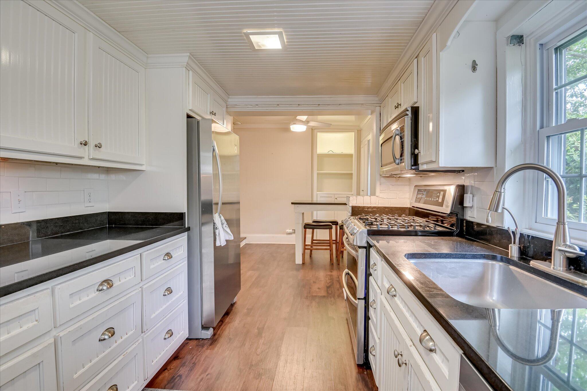 3043 Lake Forest Drive