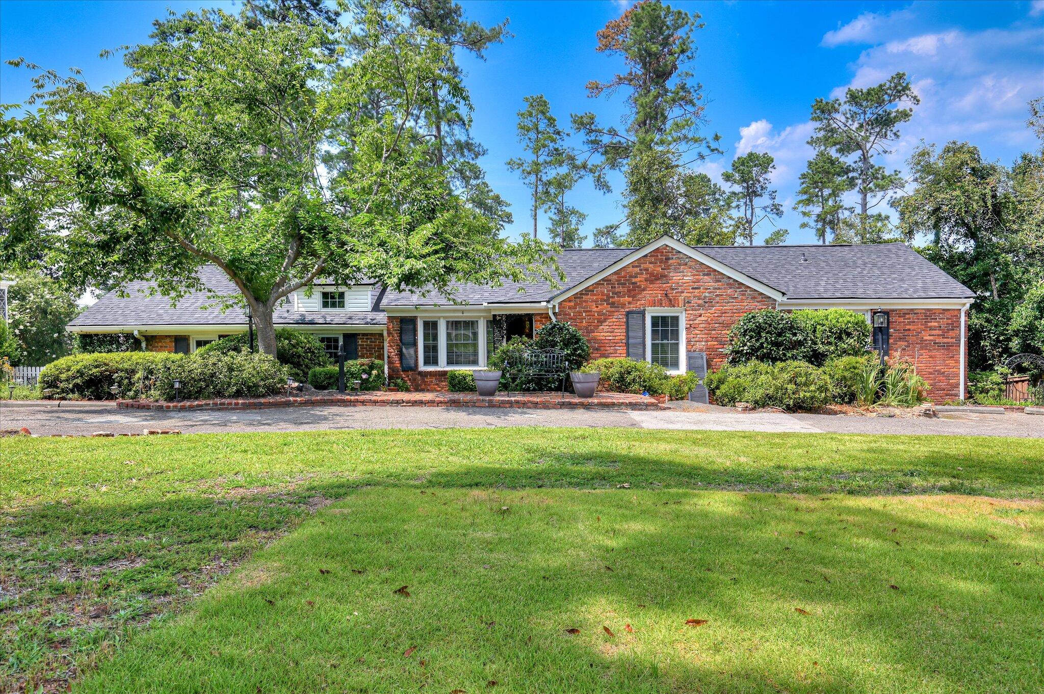 3043 Lake Forest Drive