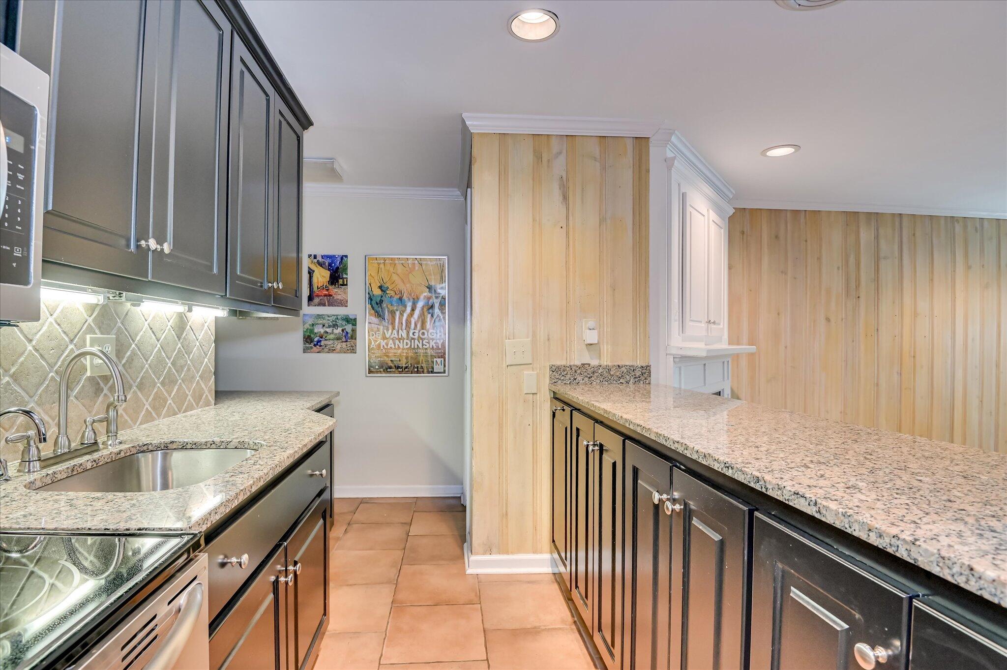 3043 Lake Forest Drive