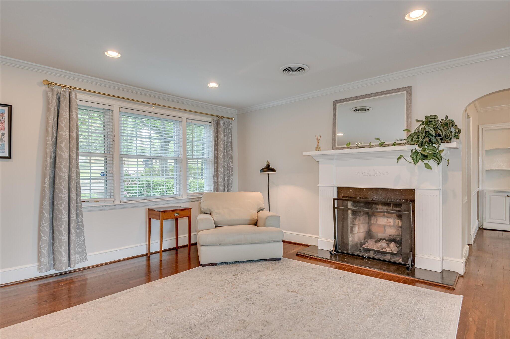 3043 Lake Forest Drive