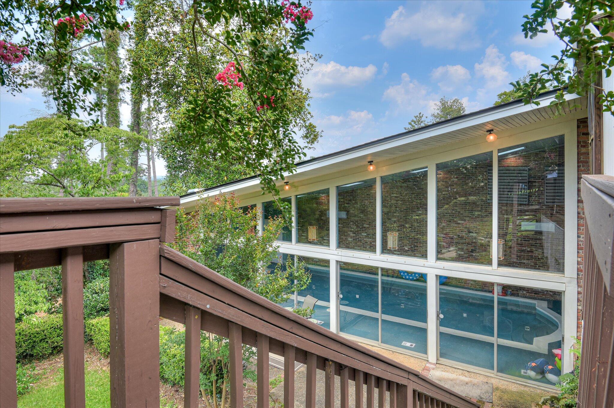 3043 Lake Forest Drive