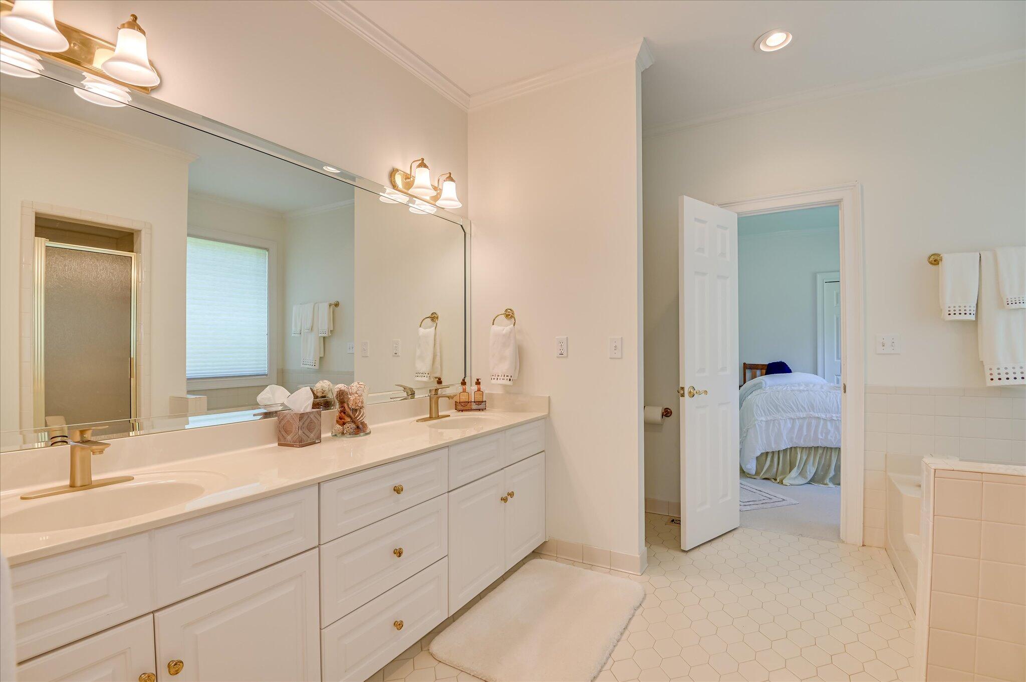 4234 Riverside Drive