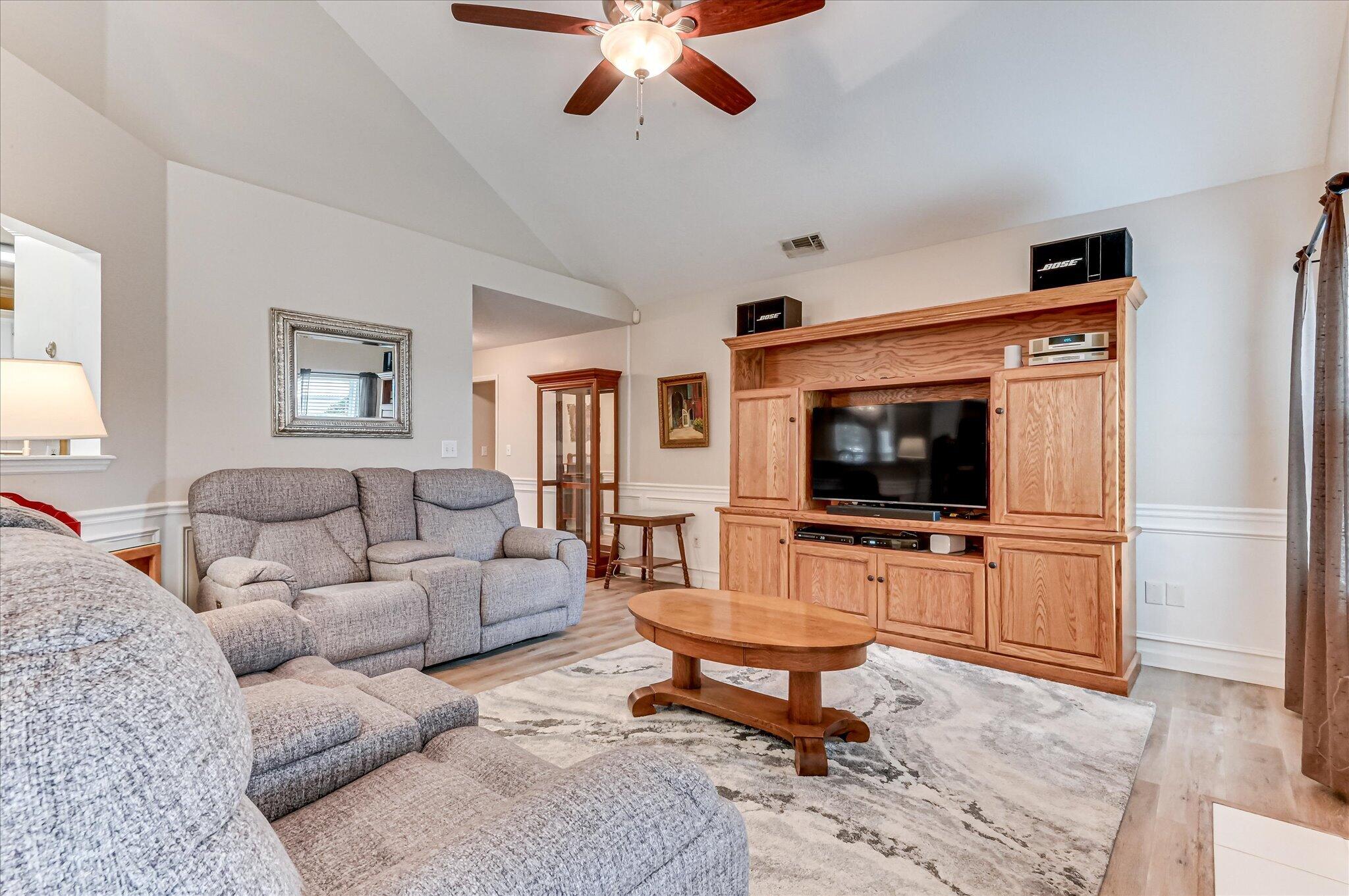 910 Sawbuck Way