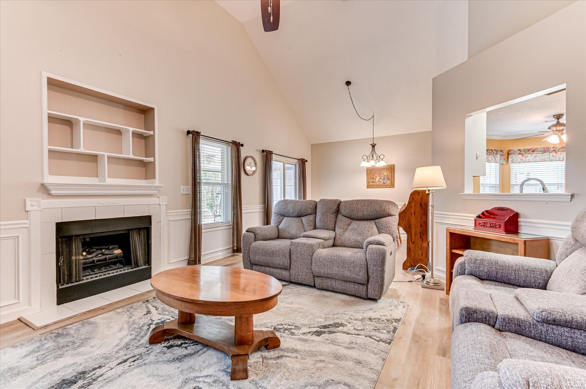 910 Sawbuck Way