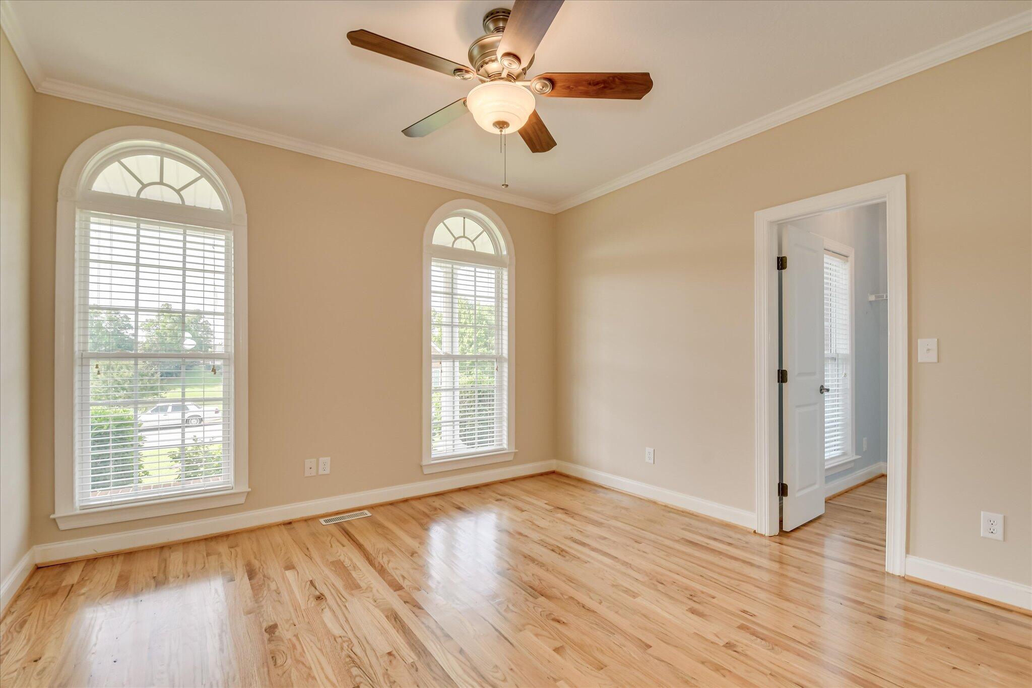 1459 Knob Hill Circle
