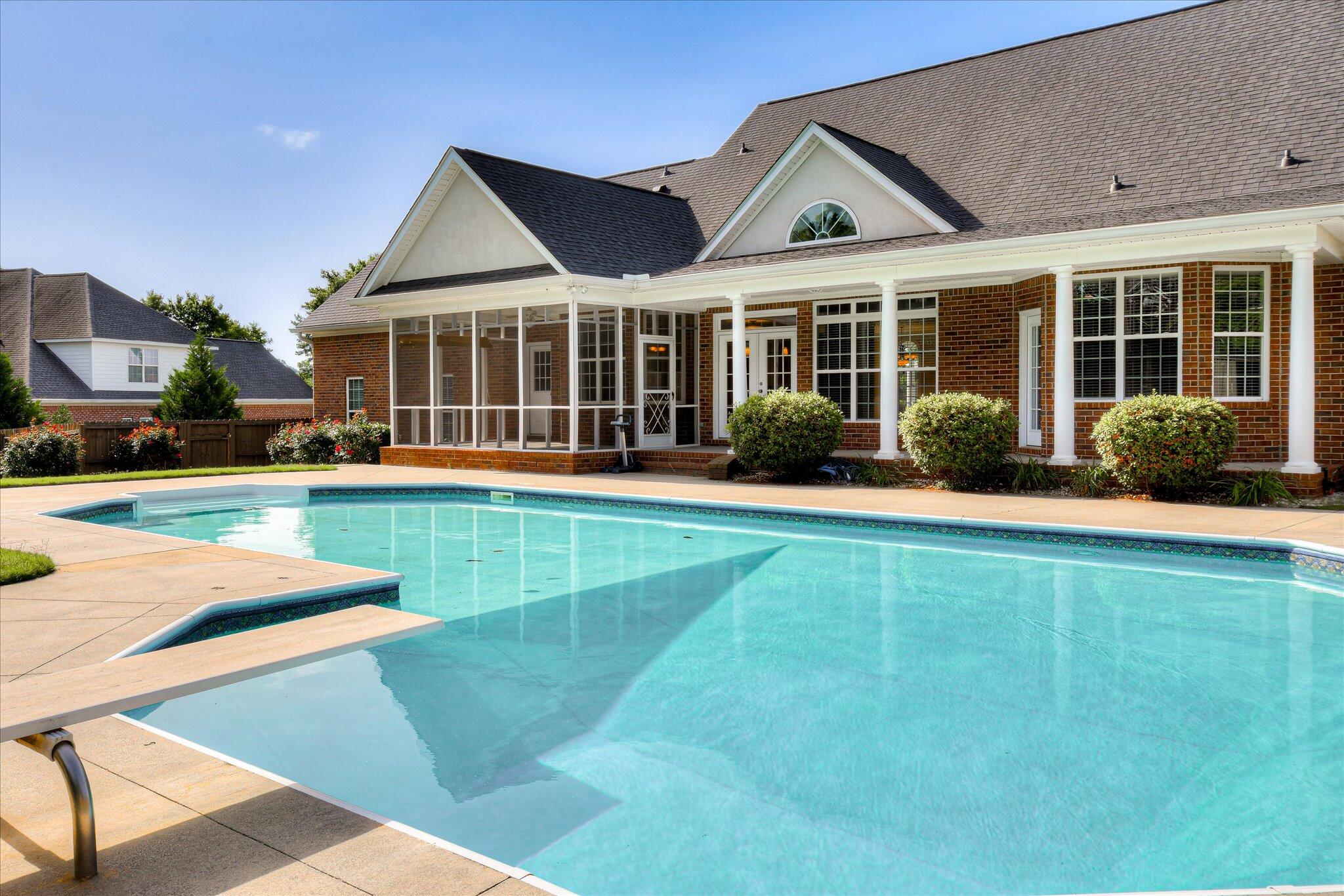 1459 Knob Hill Circle