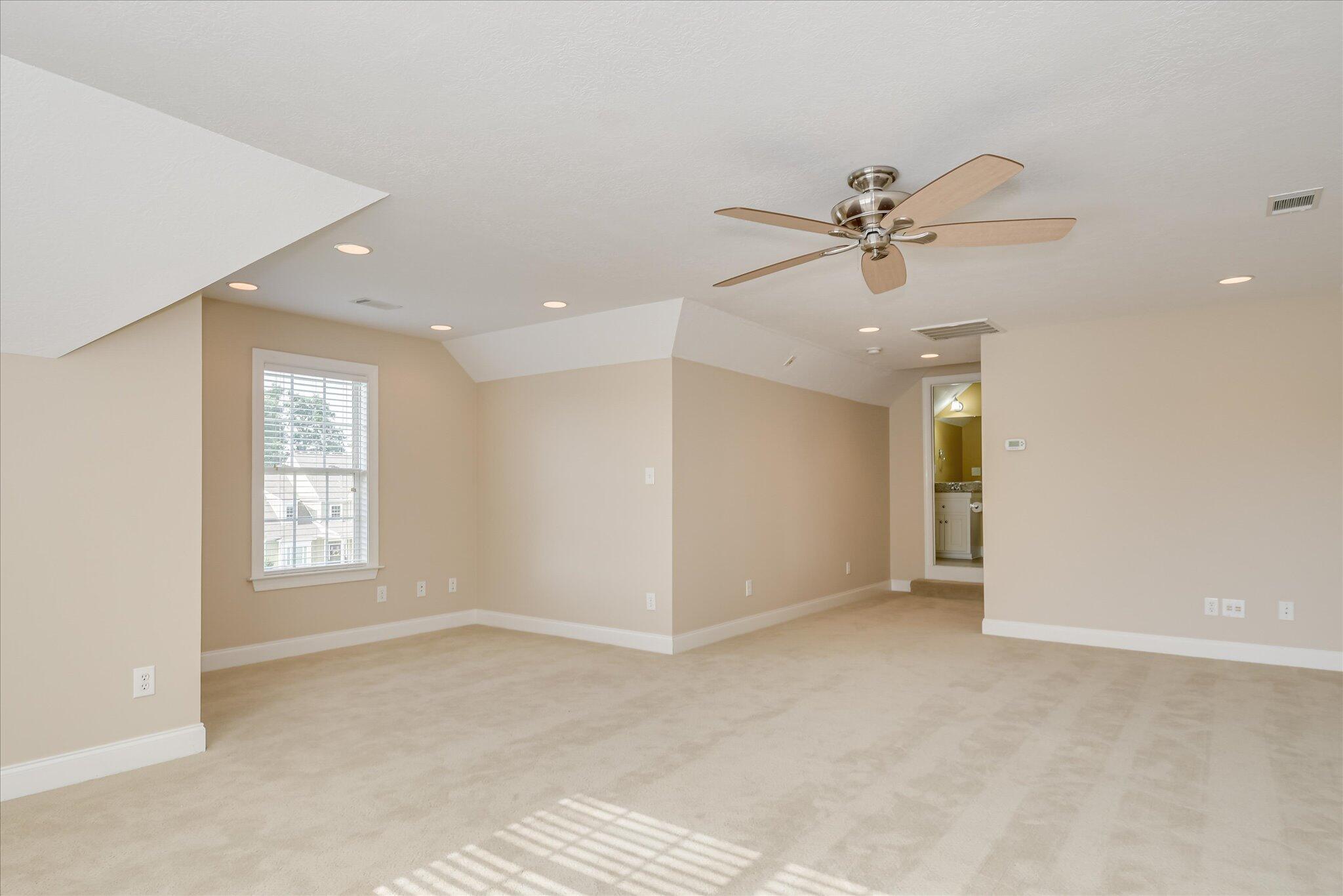 1459 Knob Hill Circle