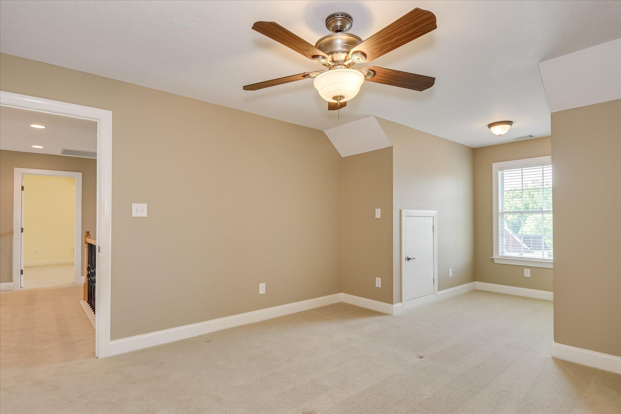 1459 Knob Hill Circle