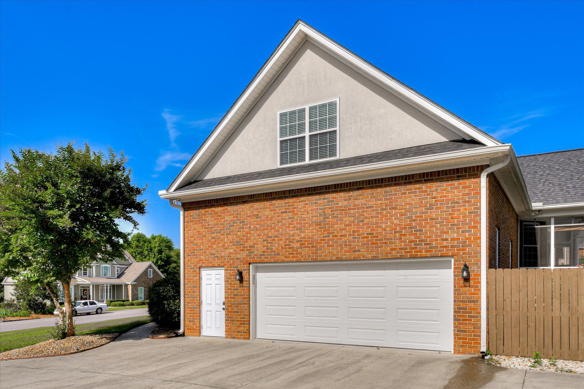 1459 Knob Hill Circle