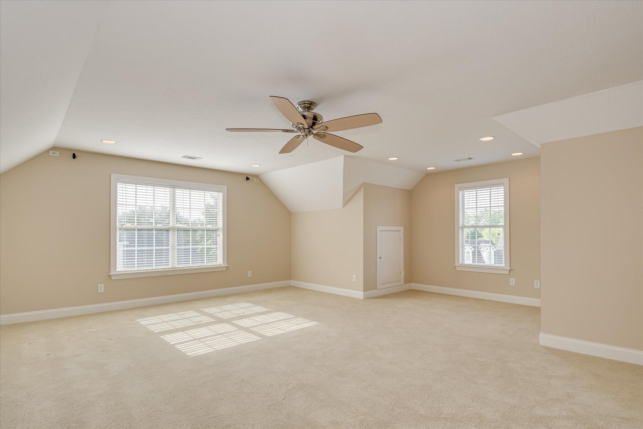 1459 Knob Hill Circle