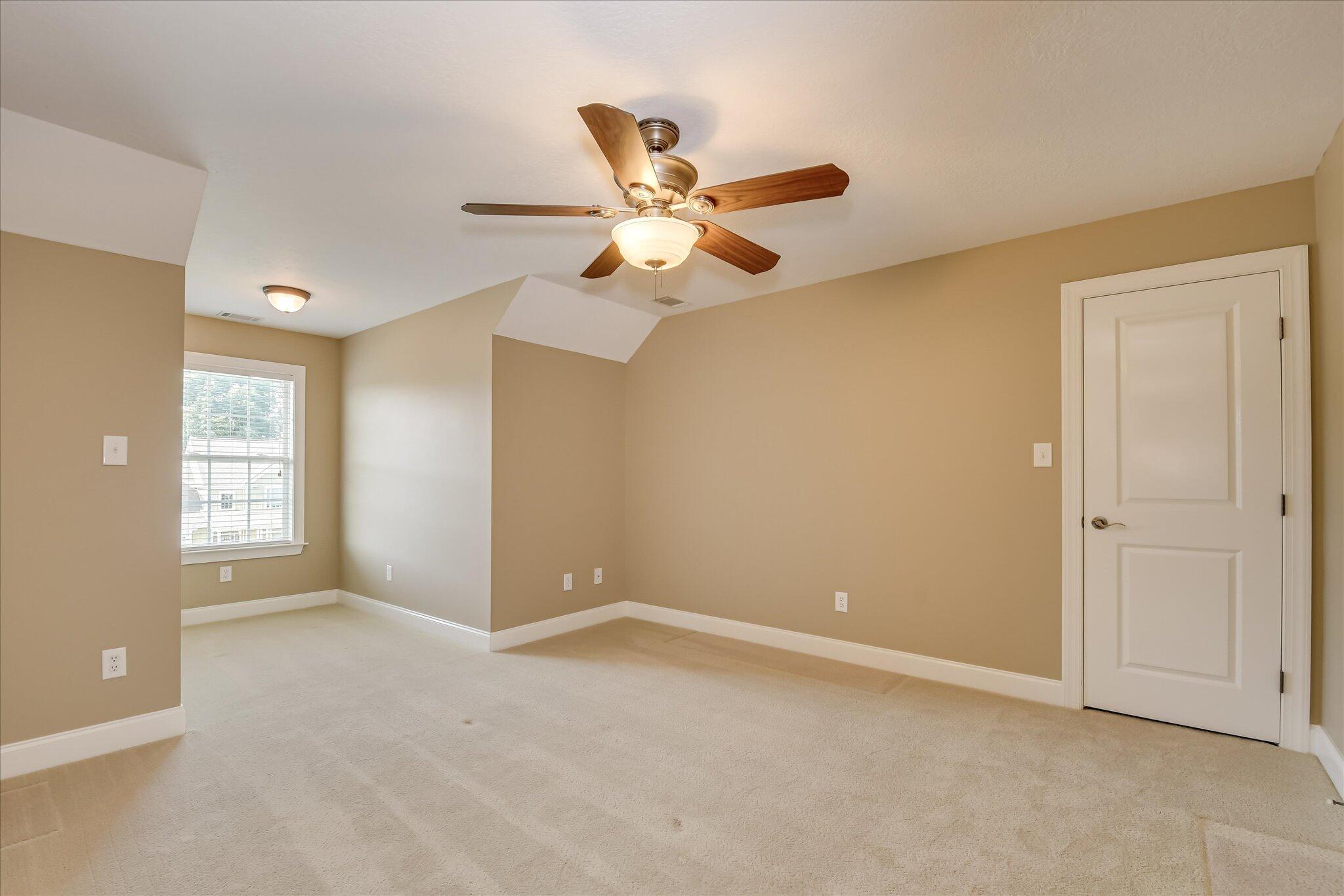1459 Knob Hill Circle