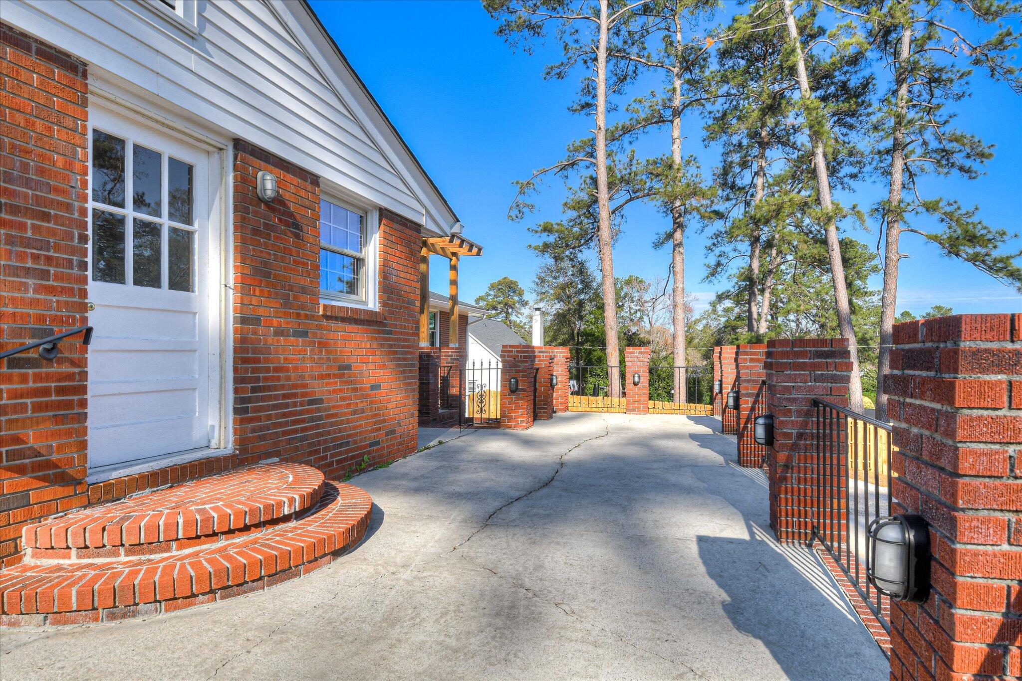 2225 Morningside Drive