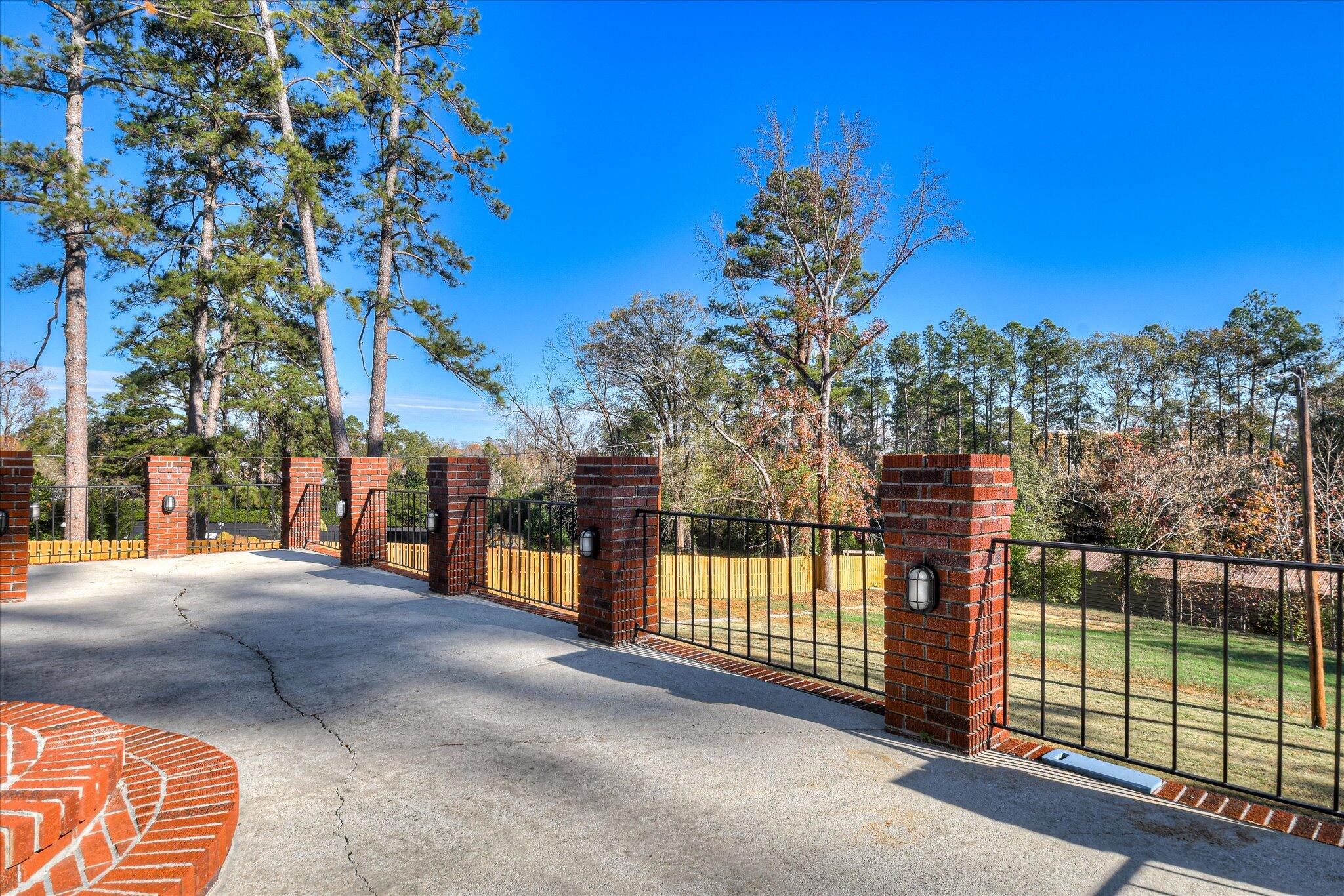 2225 Morningside Drive