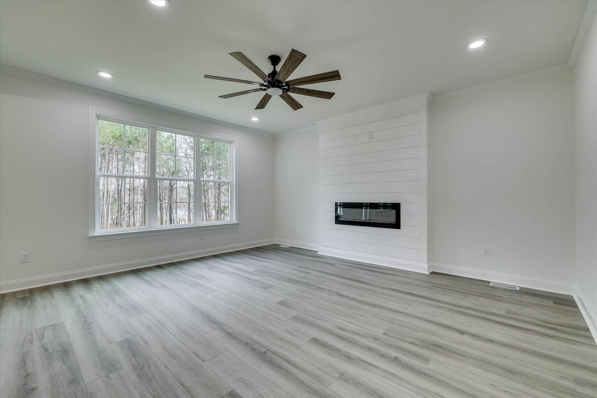 805 Leslie Court