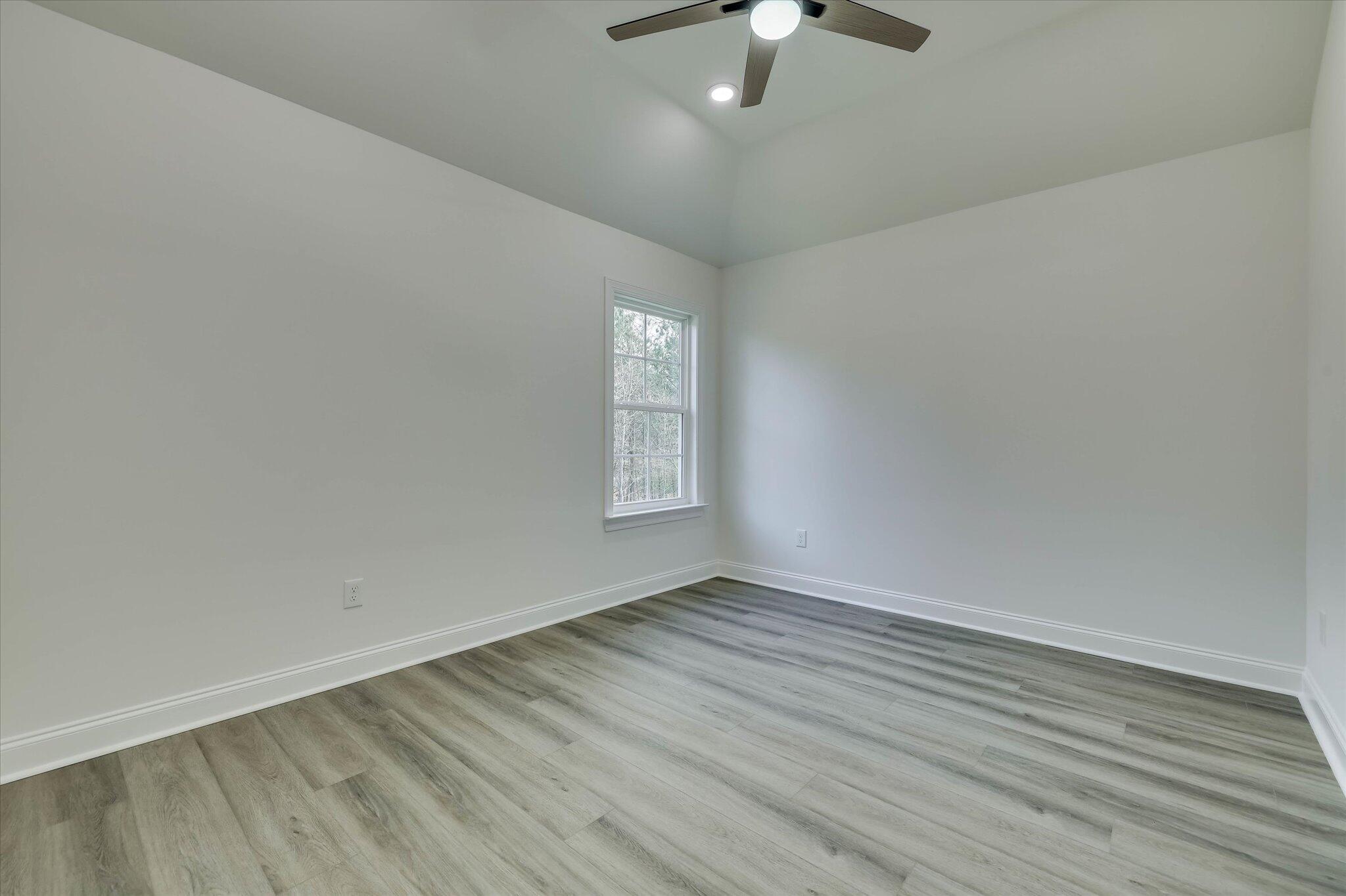 805 Leslie Court