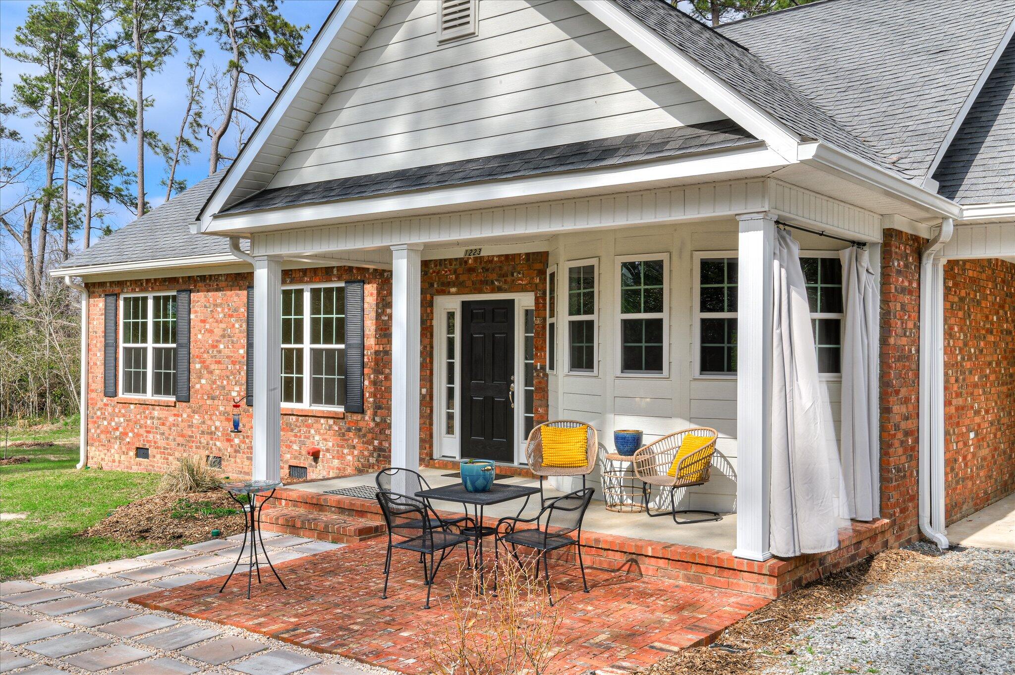 1223 Reid Road