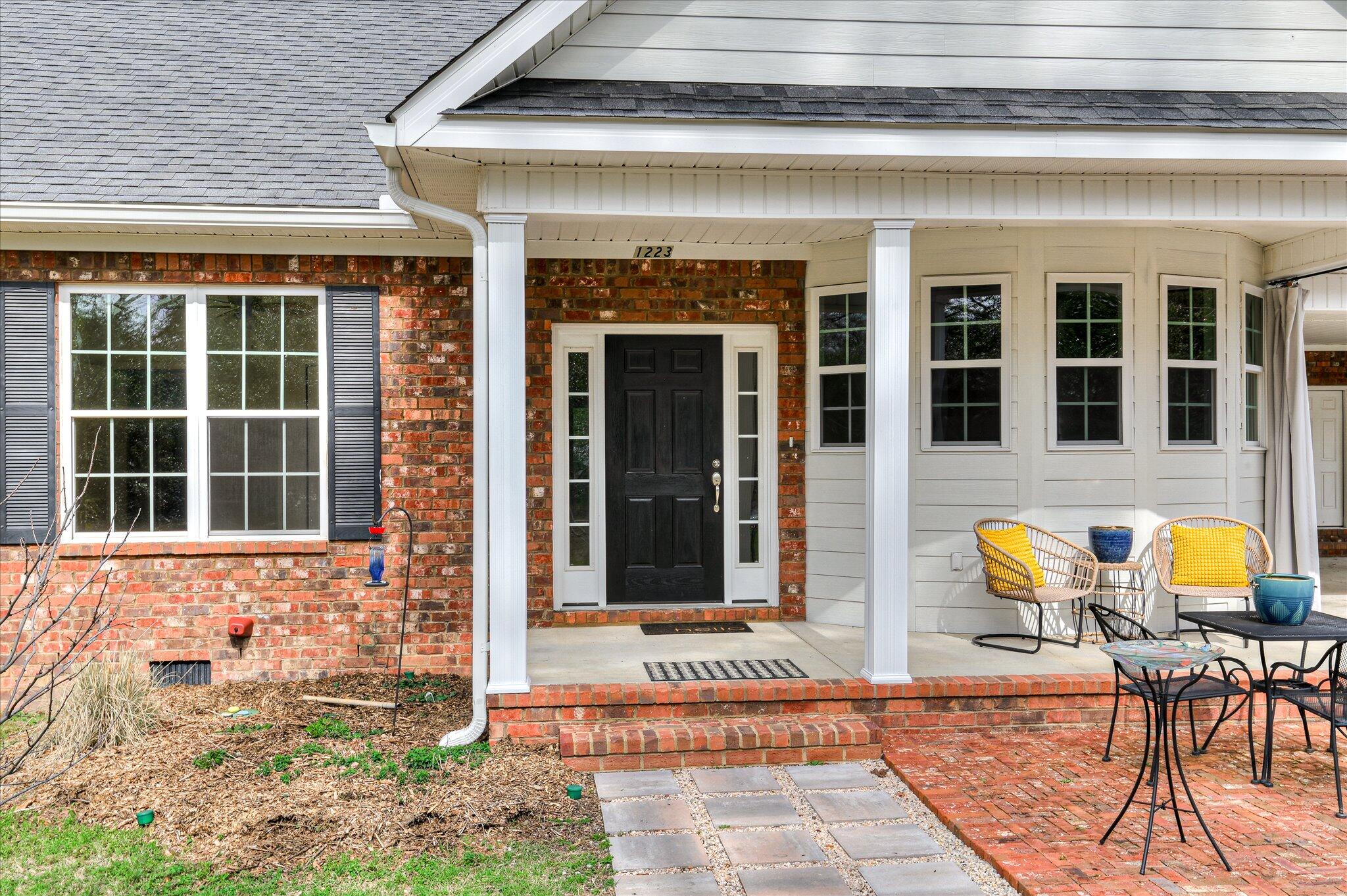 1223 Reid Road