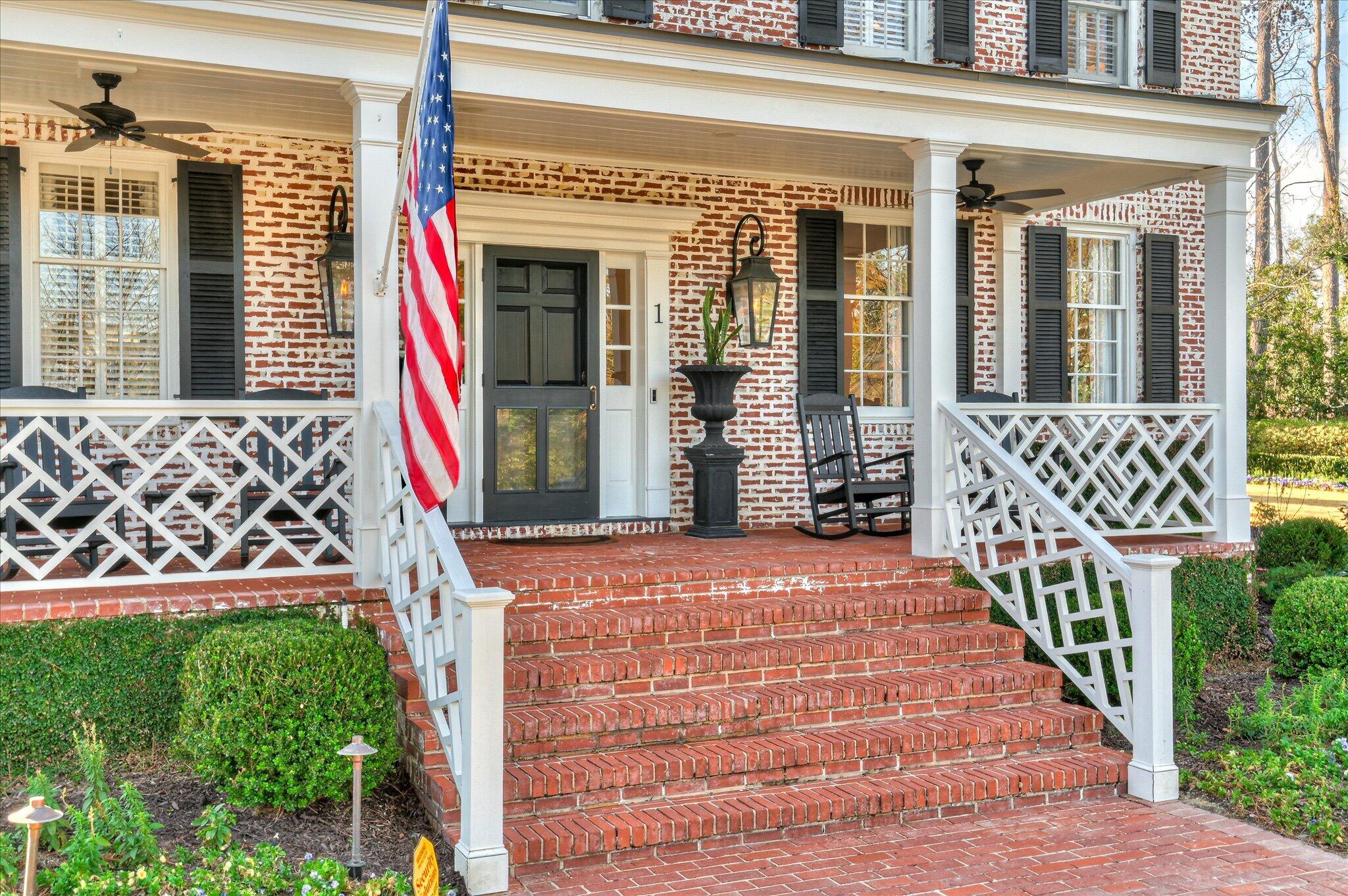 1 Summerville Lane