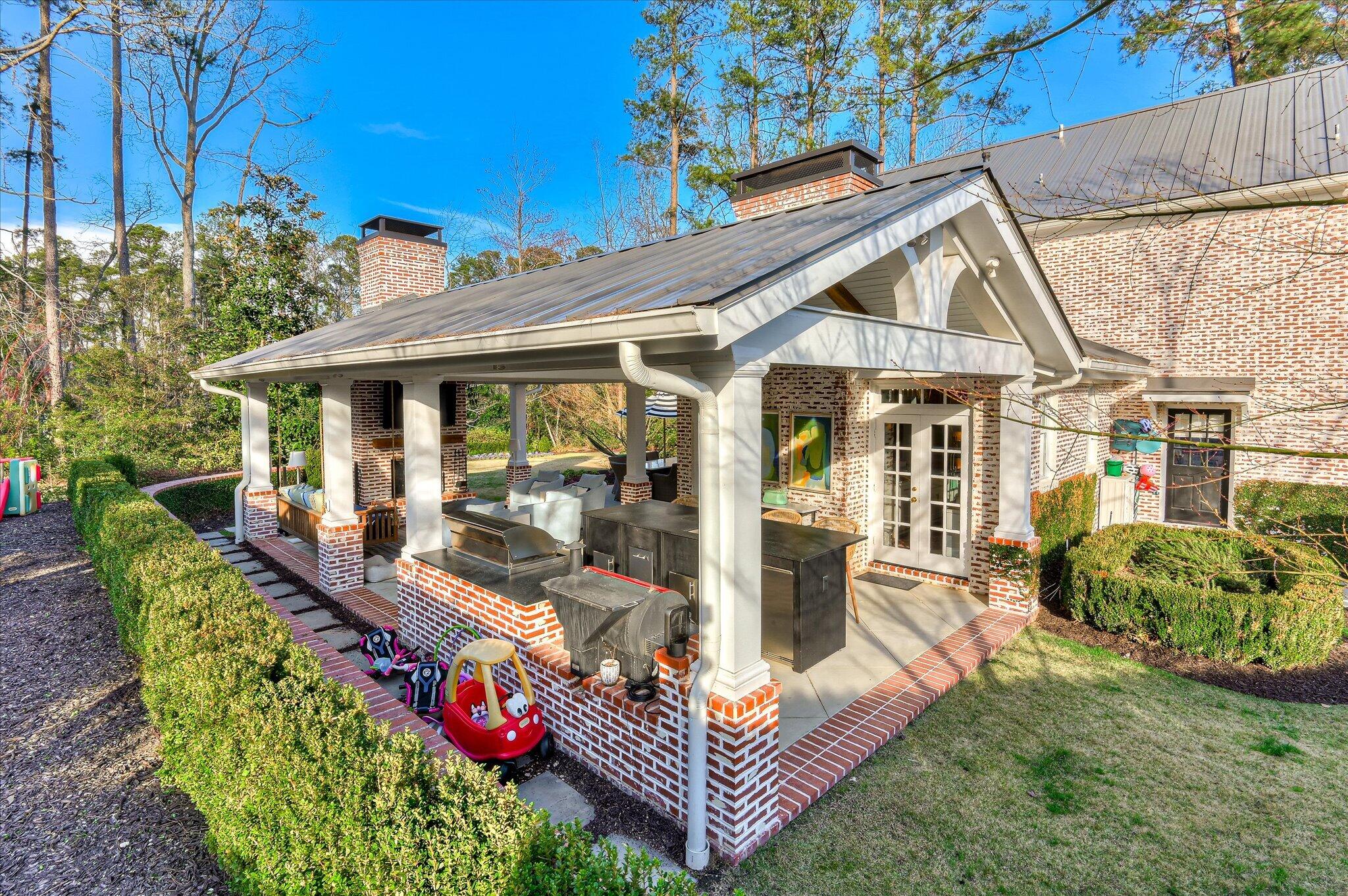 1 Summerville Lane