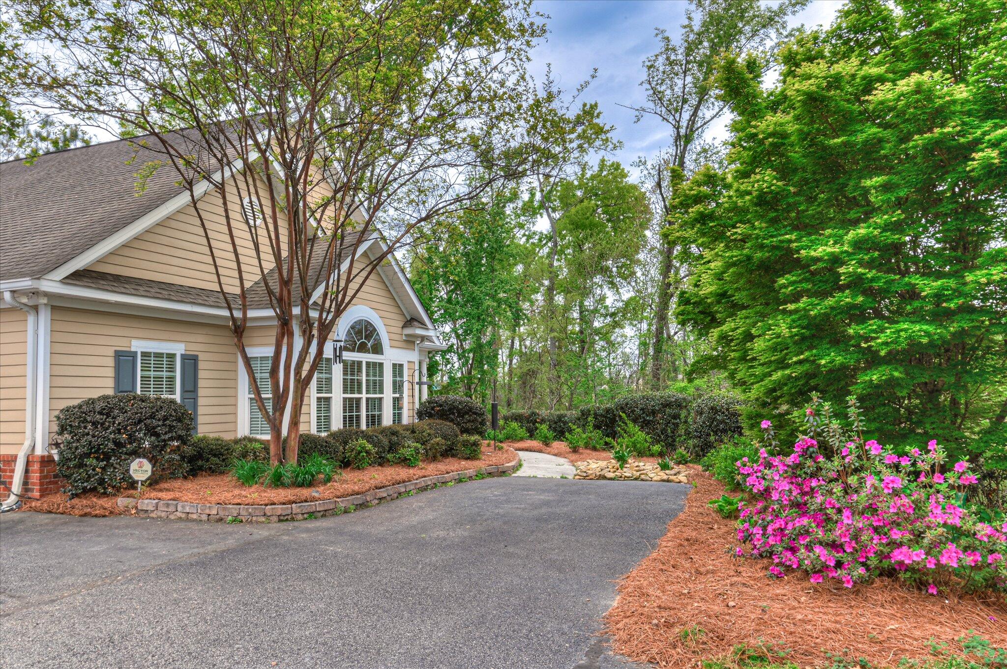 2502 Amberley Pass