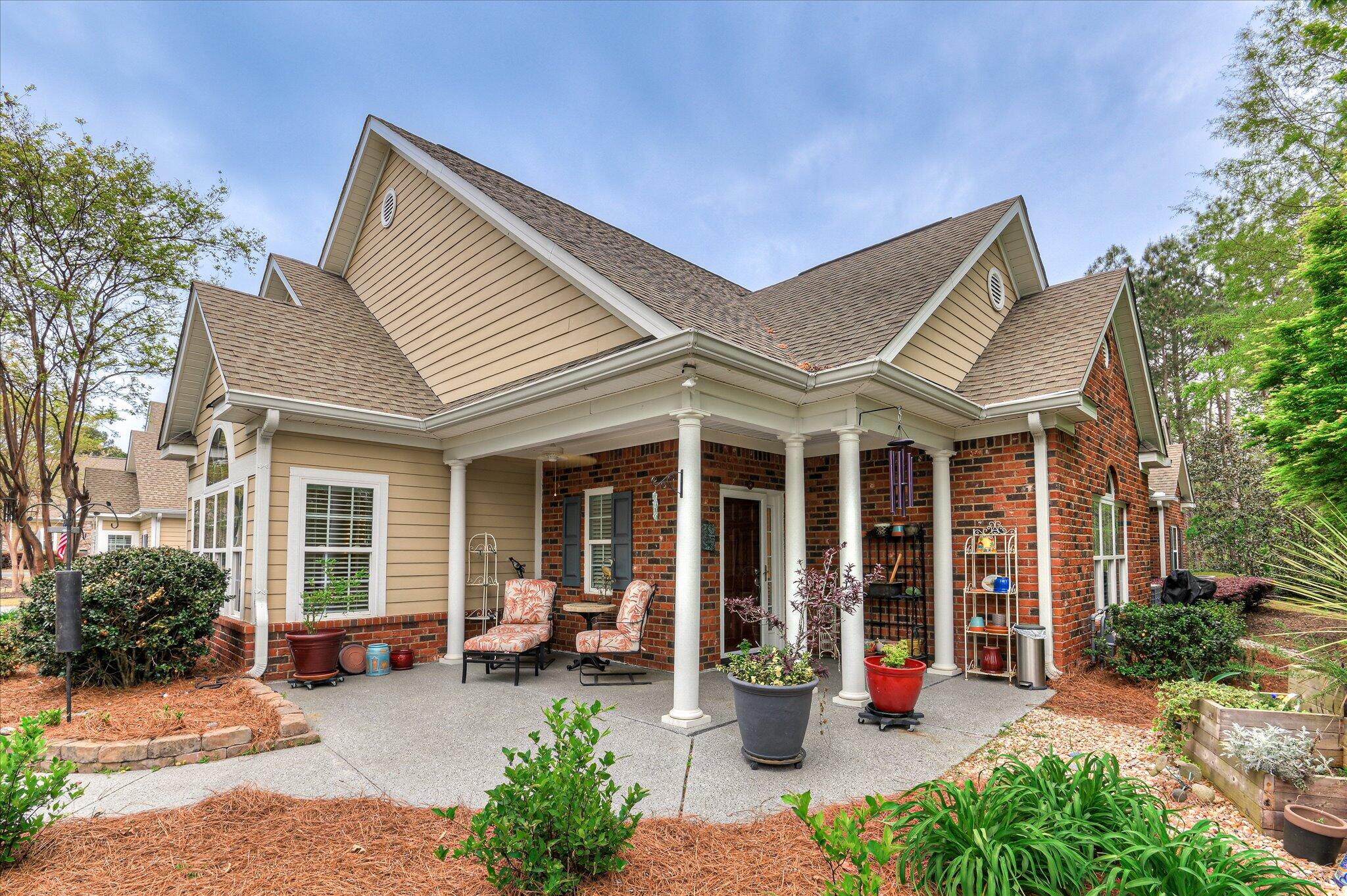 2502 Amberley Pass