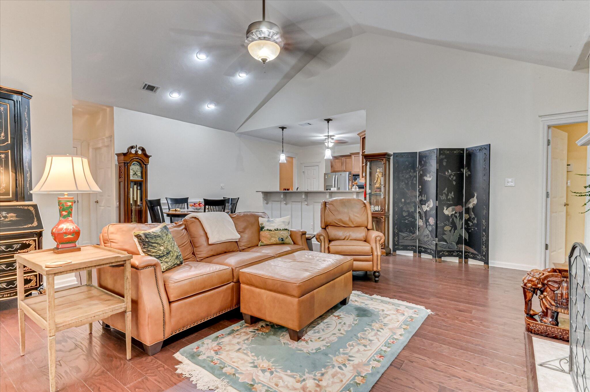 2502 Amberley Pass