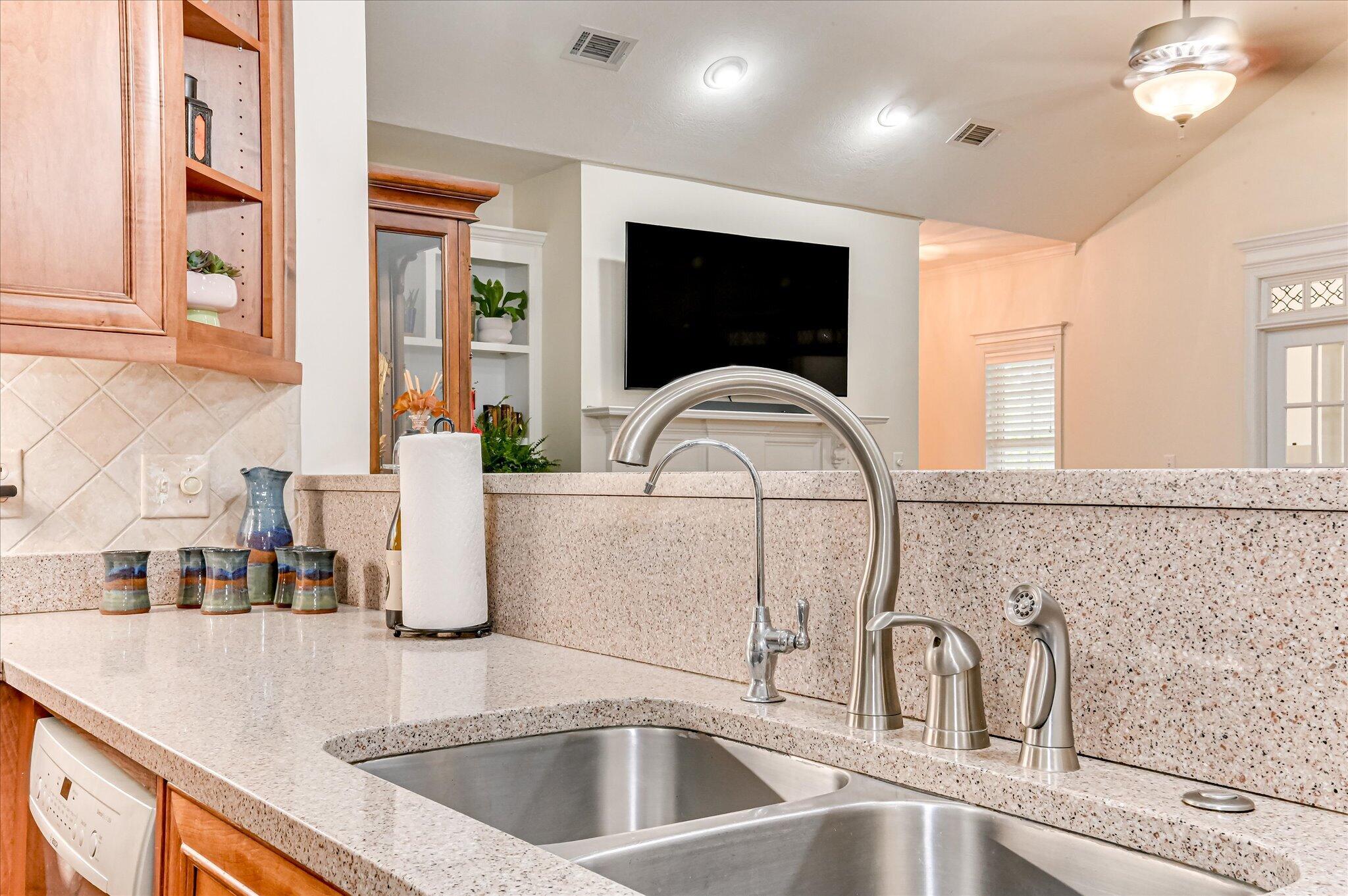 2502 Amberley Pass